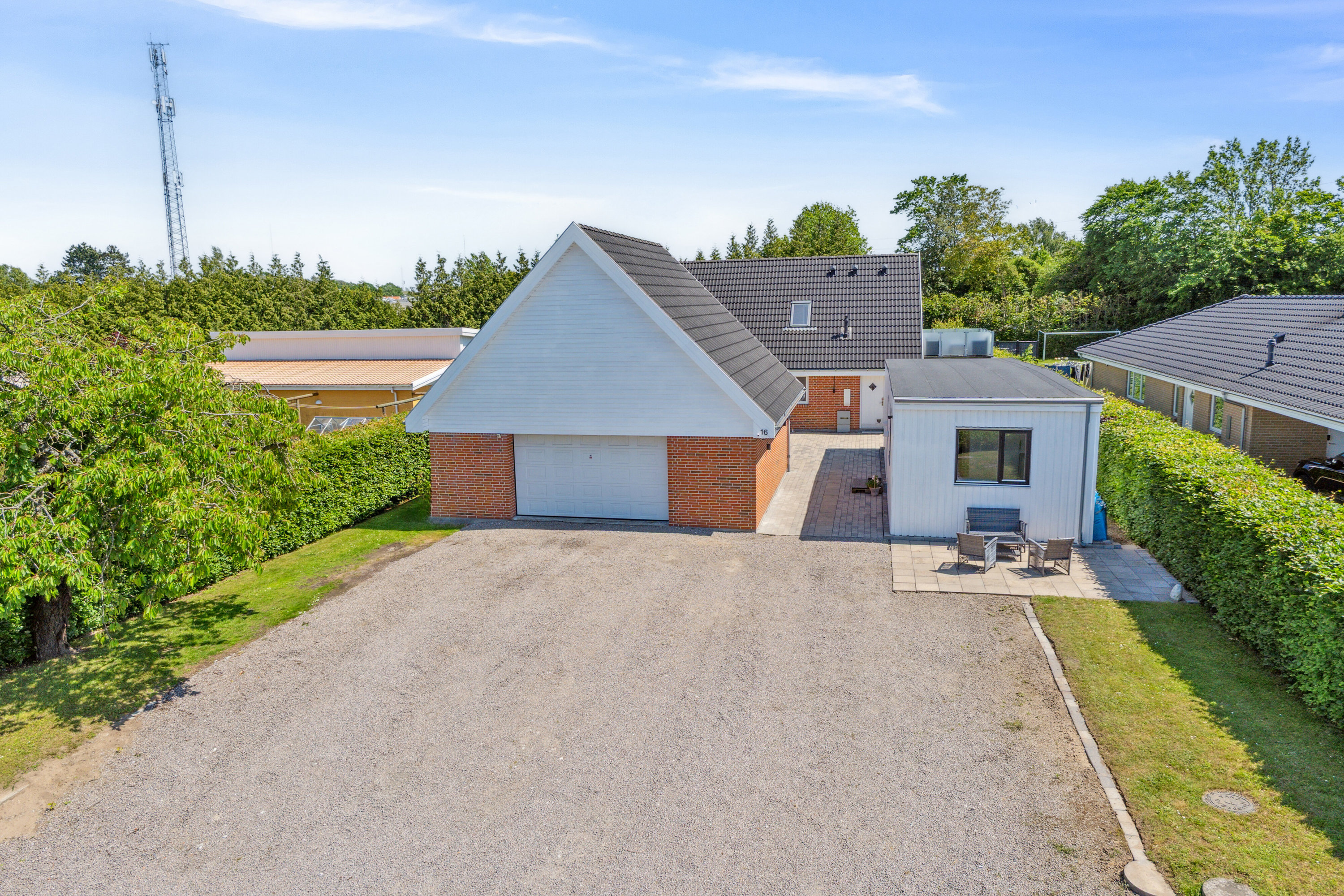 Fremhævet set fra haven billede i fuldskærmstilstand. Billede af Militærsvinget 16, 4700 Næstved