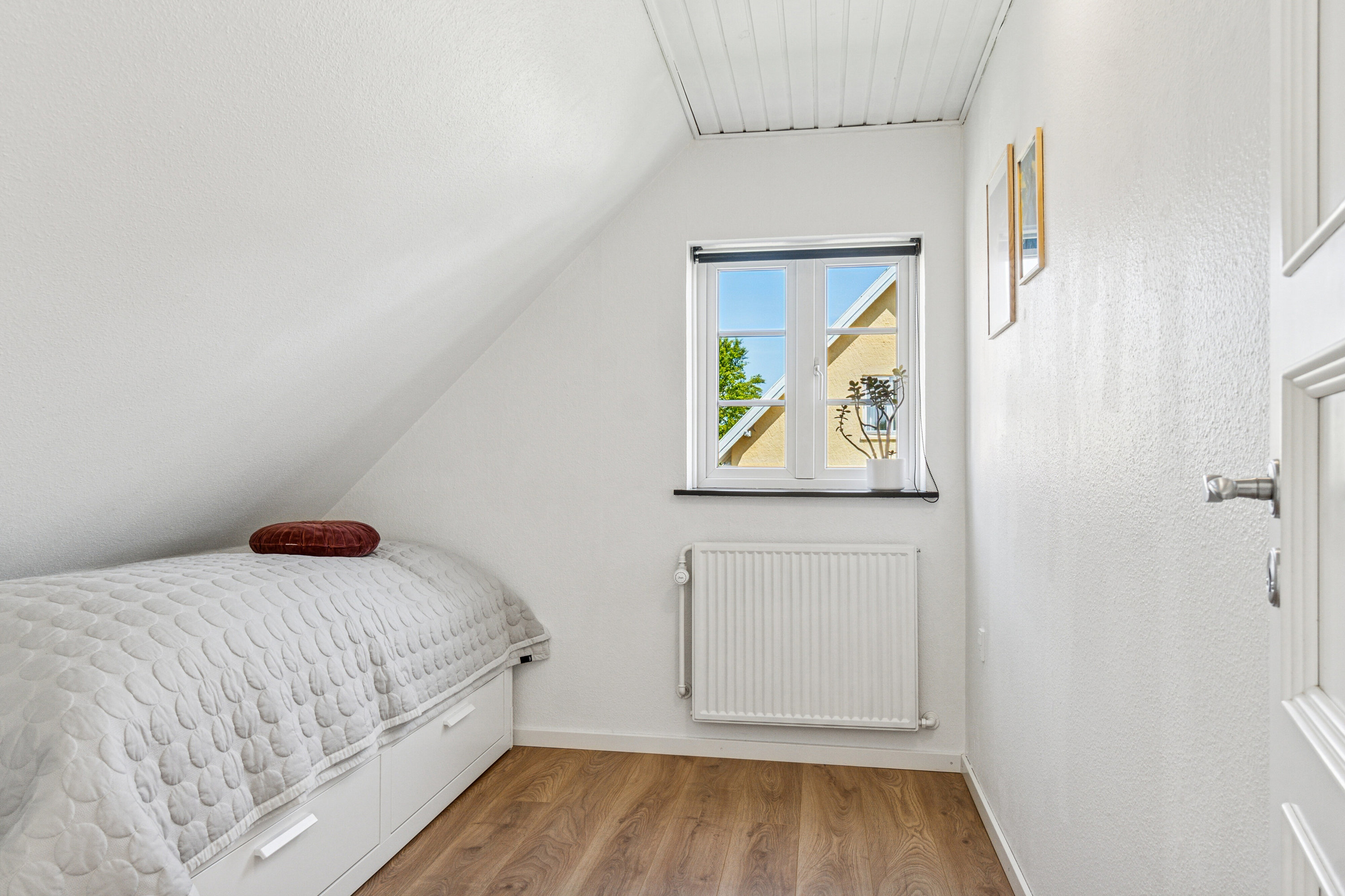 Fremhævet soveværelse billede i fuldskærmstilstand. Billede af Møllebakken 7, 4200 Slagelse