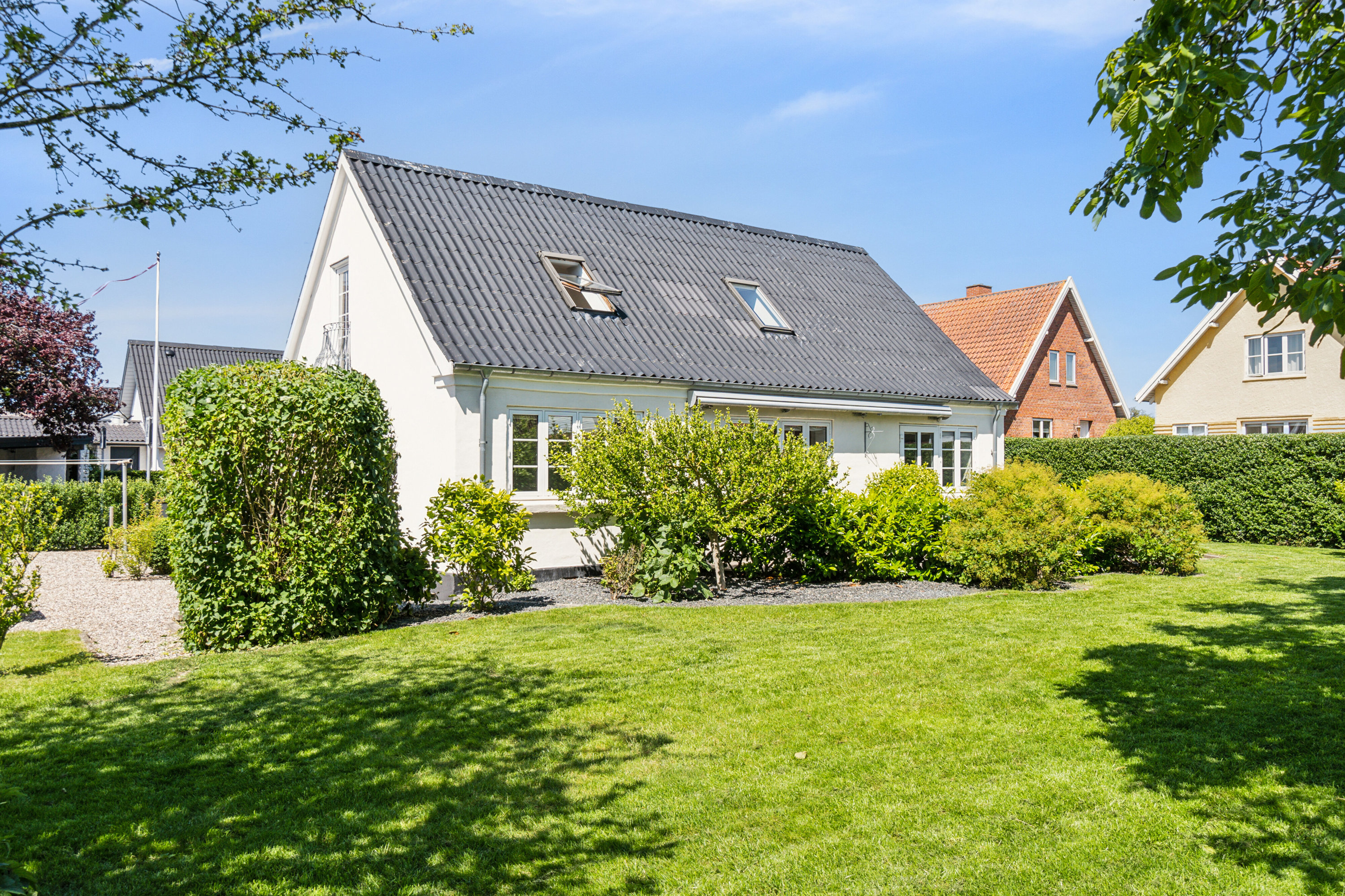 Fremhævet set fra haven billede i fuldskærmstilstand. Billede af Møllebakken 7, 4200 Slagelse