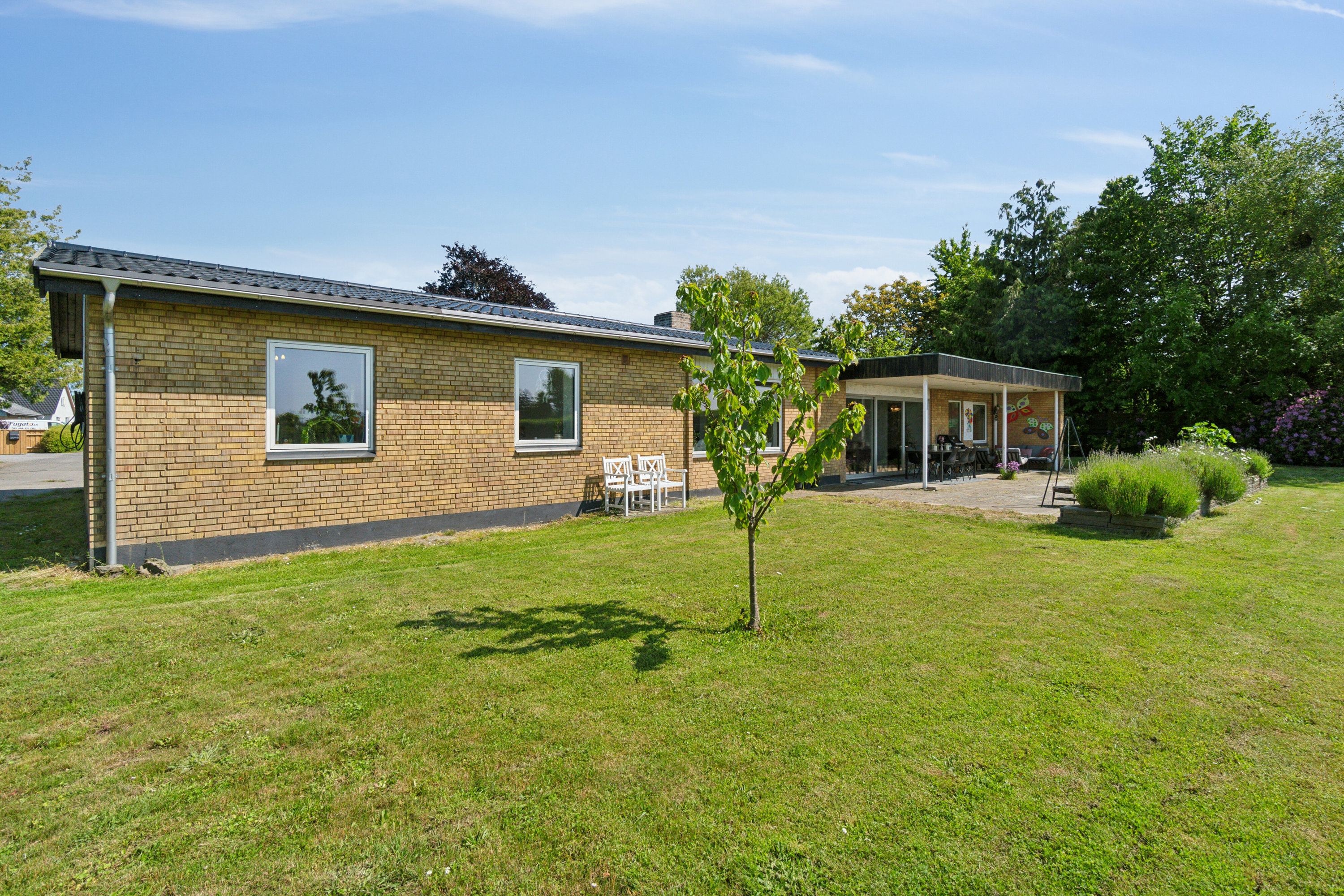 Miniaturebillede 2: set fra haven. Billede af Møllealle 7, Nyker, 3700 Rønne