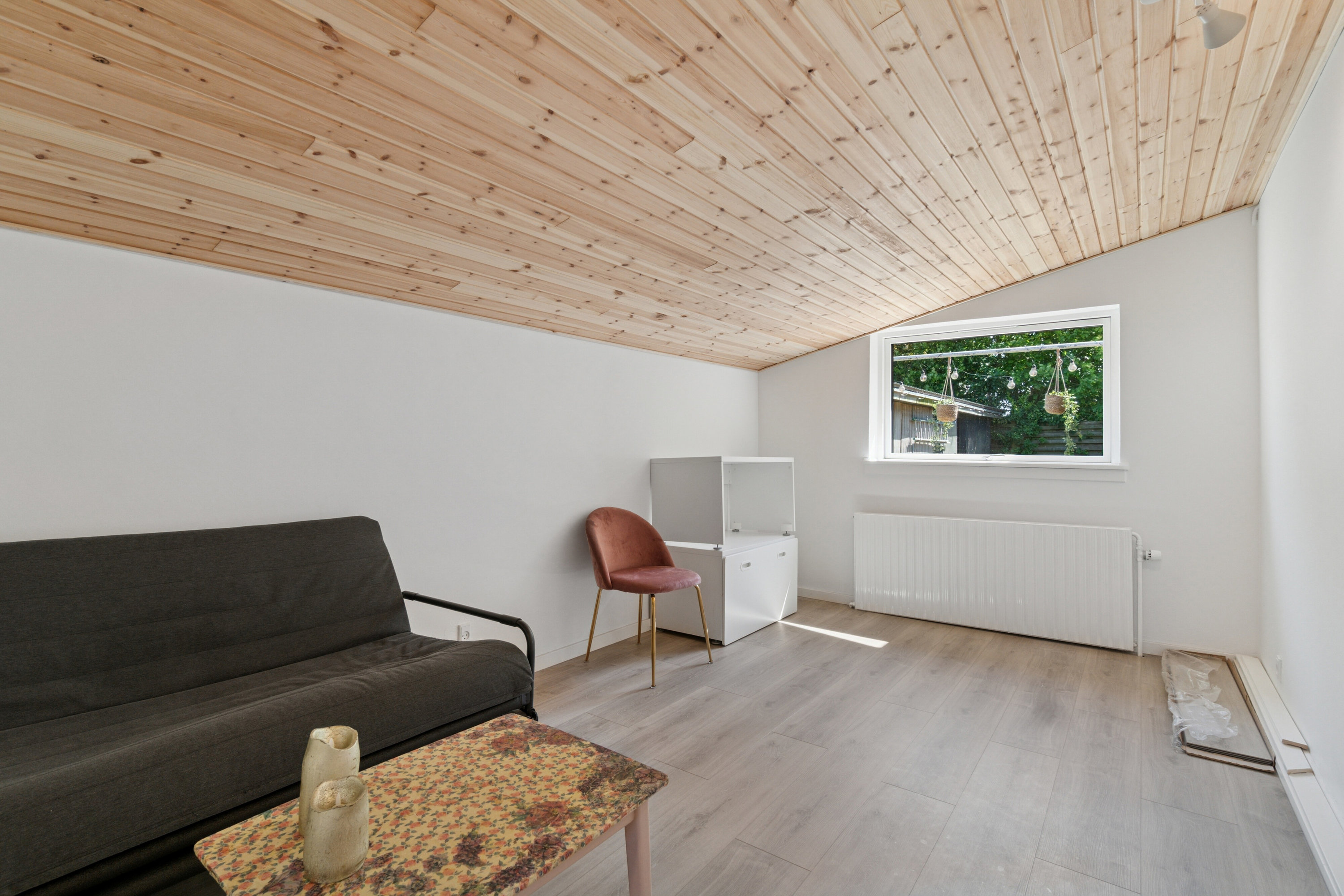 Fremhævet stue billede i fuldskærmstilstand. Billede af Møllealle 7, Nyker, 3700 Rønne