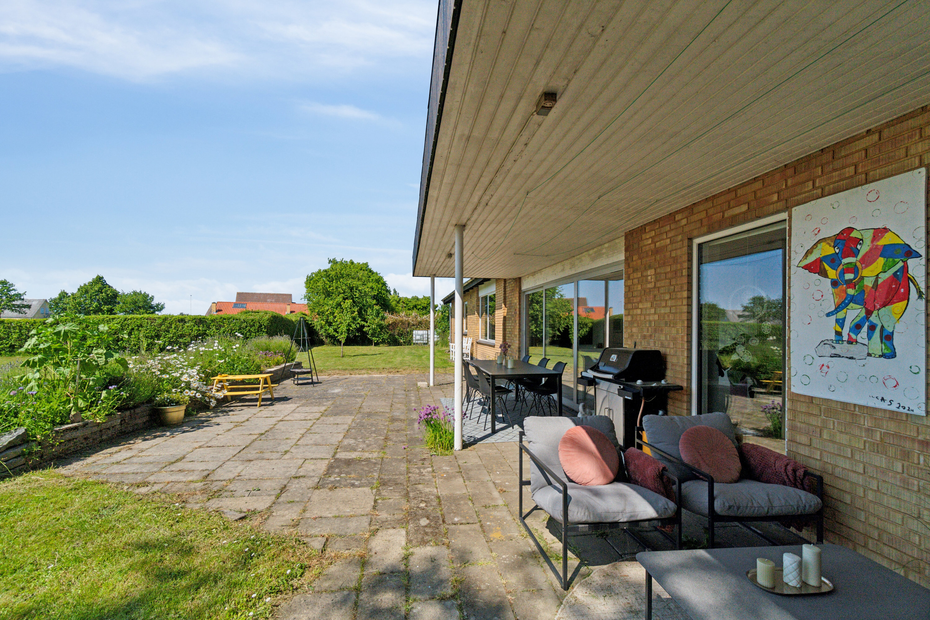 Fremhævet udendørs billede i fuldskærmstilstand. Billede af Møllealle 7, Nyker, 3700 Rønne