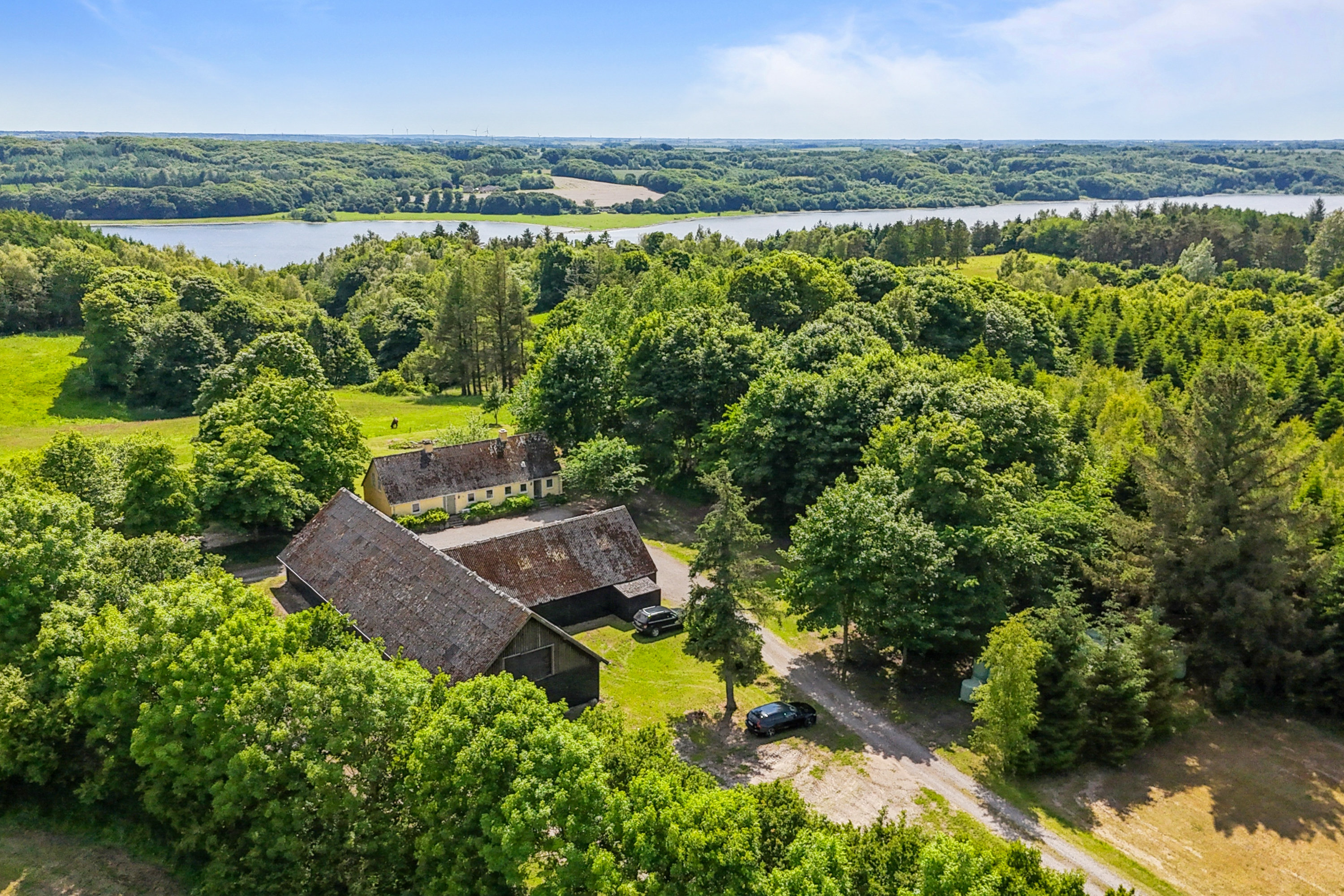 Landejendom: Luftfoto på Skovbovej 52, Krogen, 9500 Hobro