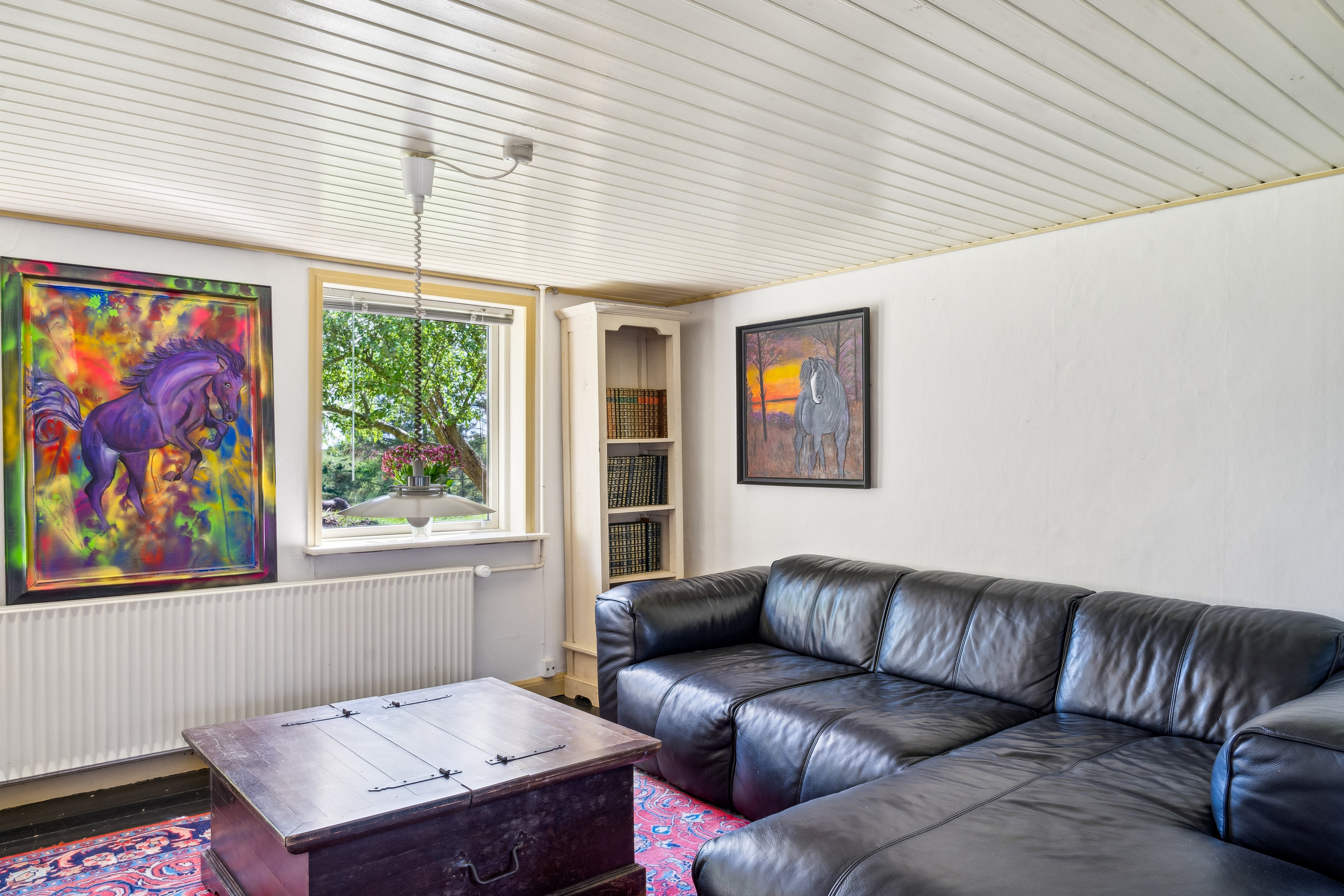 Fremhævet stue billede i fuldskærmstilstand. Billede af Skovbovej 52, Krogen, 9500 Hobro