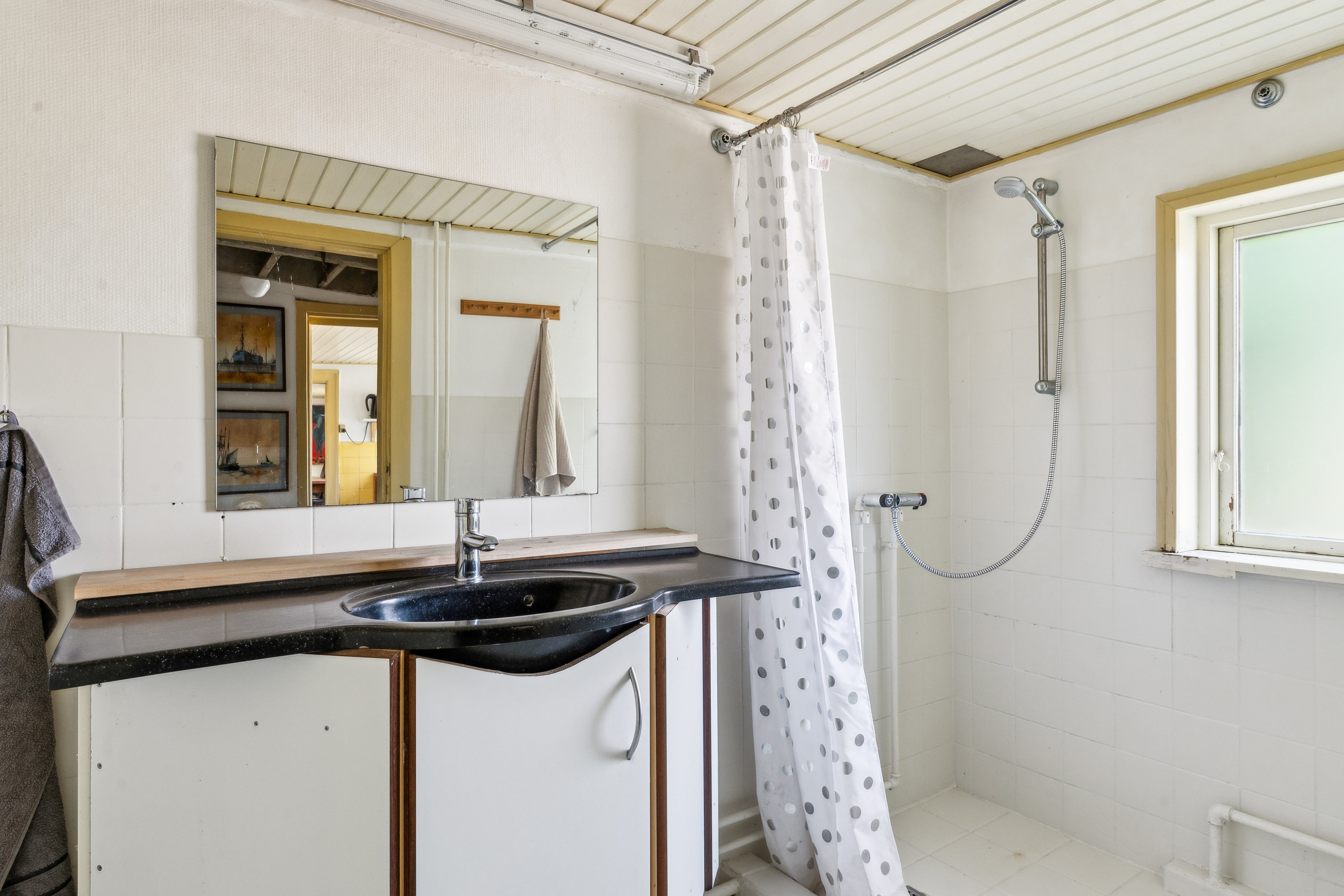 Fremhævet badeværelse billede i fuldskærmstilstand. Billede af Skovbovej 52, Krogen, 9500 Hobro