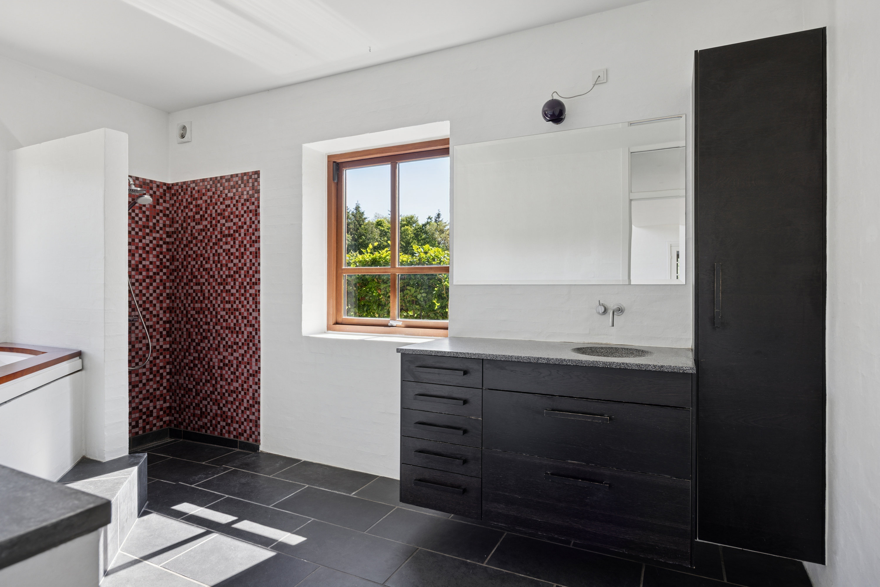 Fremhævet badeværelse billede i fuldskærmstilstand. Billede af Kaløvej 61, Eskerod, 8543 Hornslet