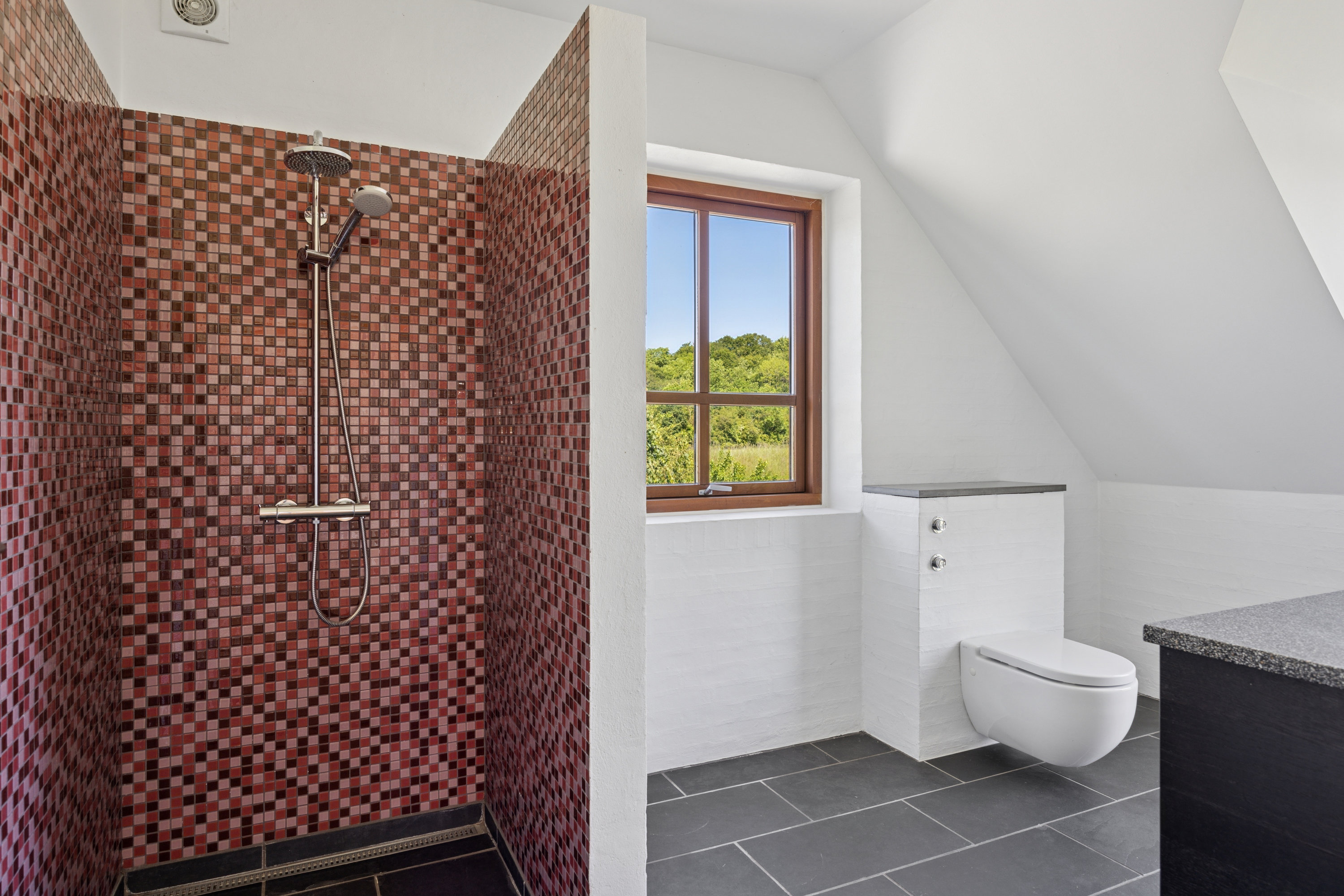 Fremhævet badeværelse billede i fuldskærmstilstand. Billede af Kaløvej 61, Eskerod, 8543 Hornslet