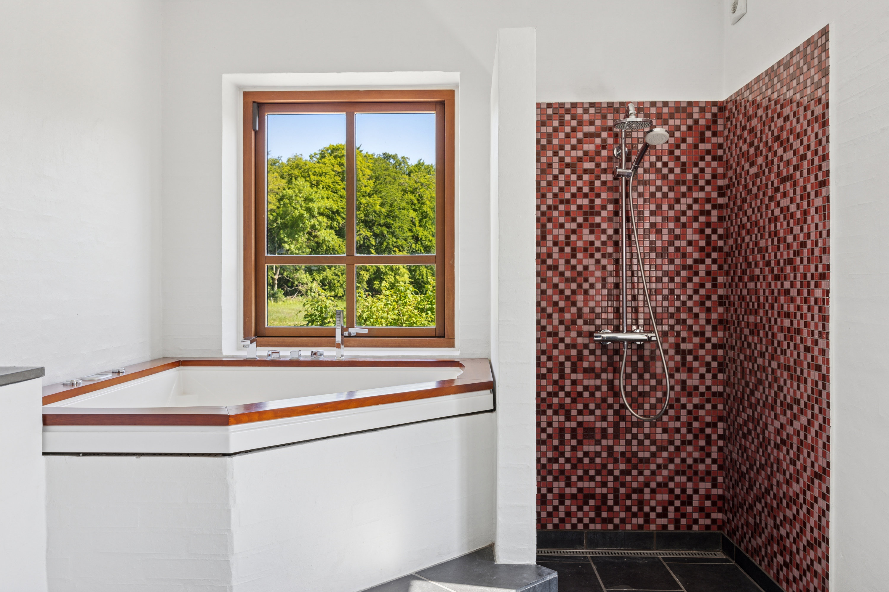 Fremhævet badeværelse billede i fuldskærmstilstand. Billede af Kaløvej 61, Eskerod, 8543 Hornslet