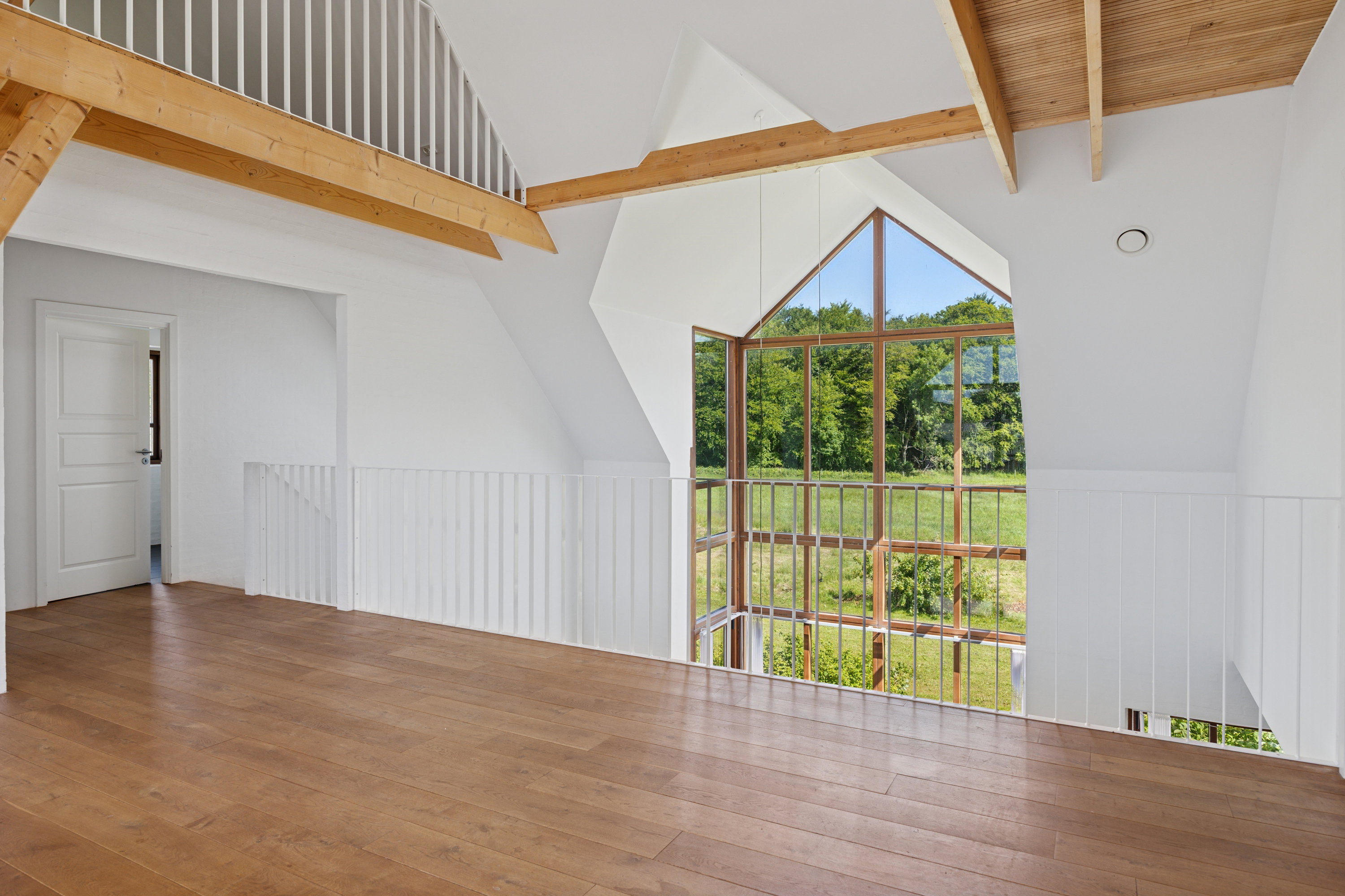 Fremhævet stue billede i fuldskærmstilstand. Billede af Kaløvej 61, Eskerod, 8543 Hornslet