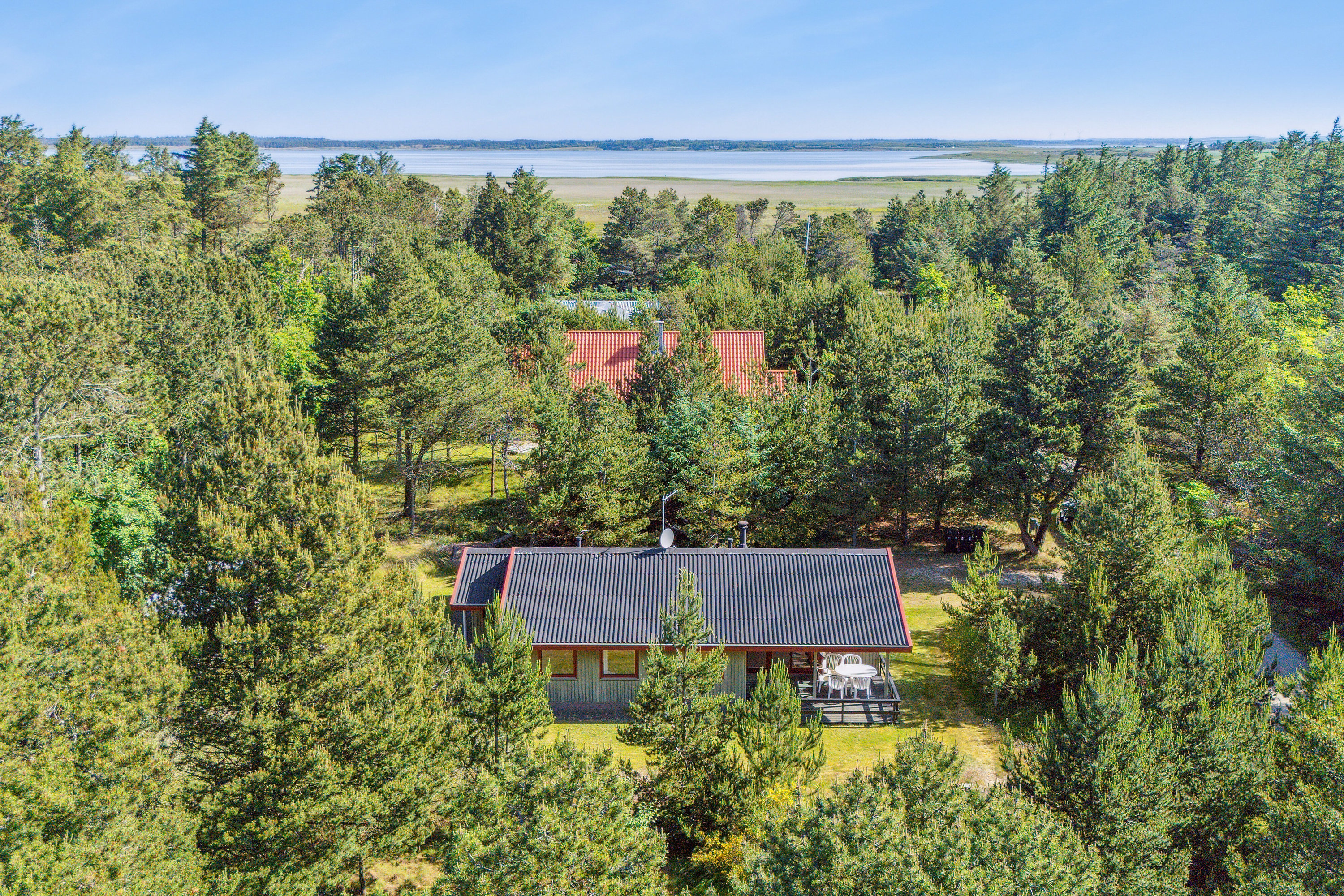 Miniaturebillede 1: set fra haven. Billede af Hedevej 39, Agger, 7770 Vestervig