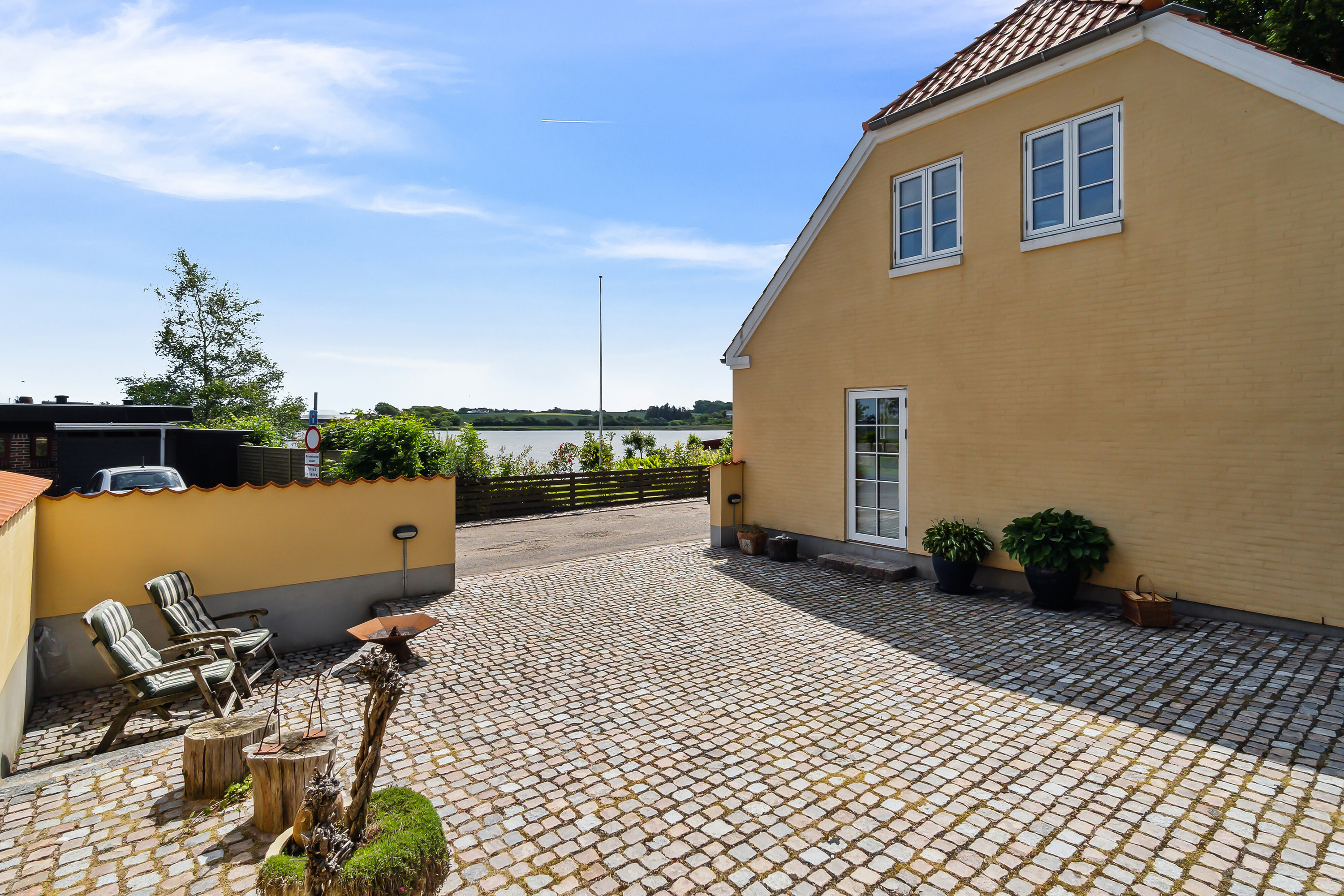 Fremhævet set fra vejen billede i fuldskærmstilstand. Billede af Fjordstræde 7, Doverodde, 7760 Hurup Thy