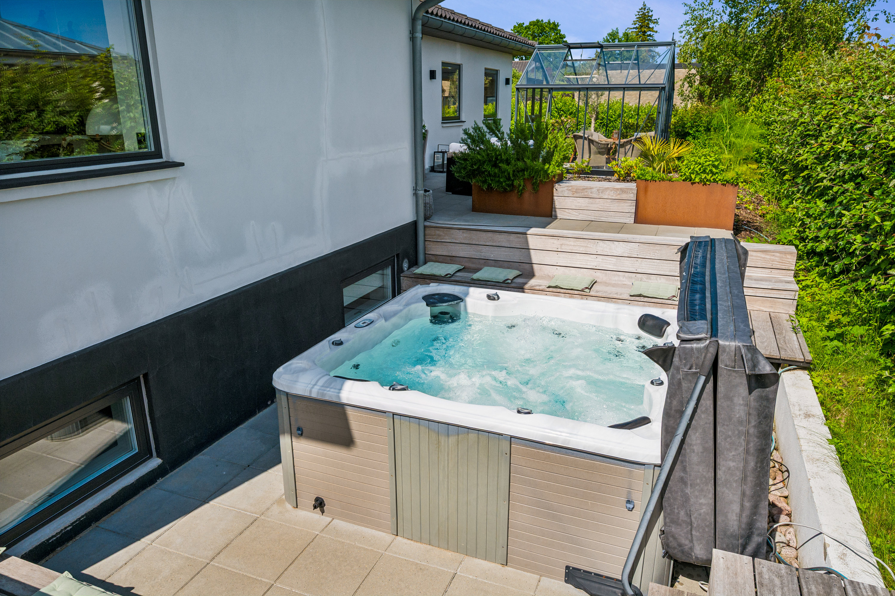 Fremhævet terrasse billede i fuldskærmstilstand. Billede af Perikumvej 10, 8250 Egå