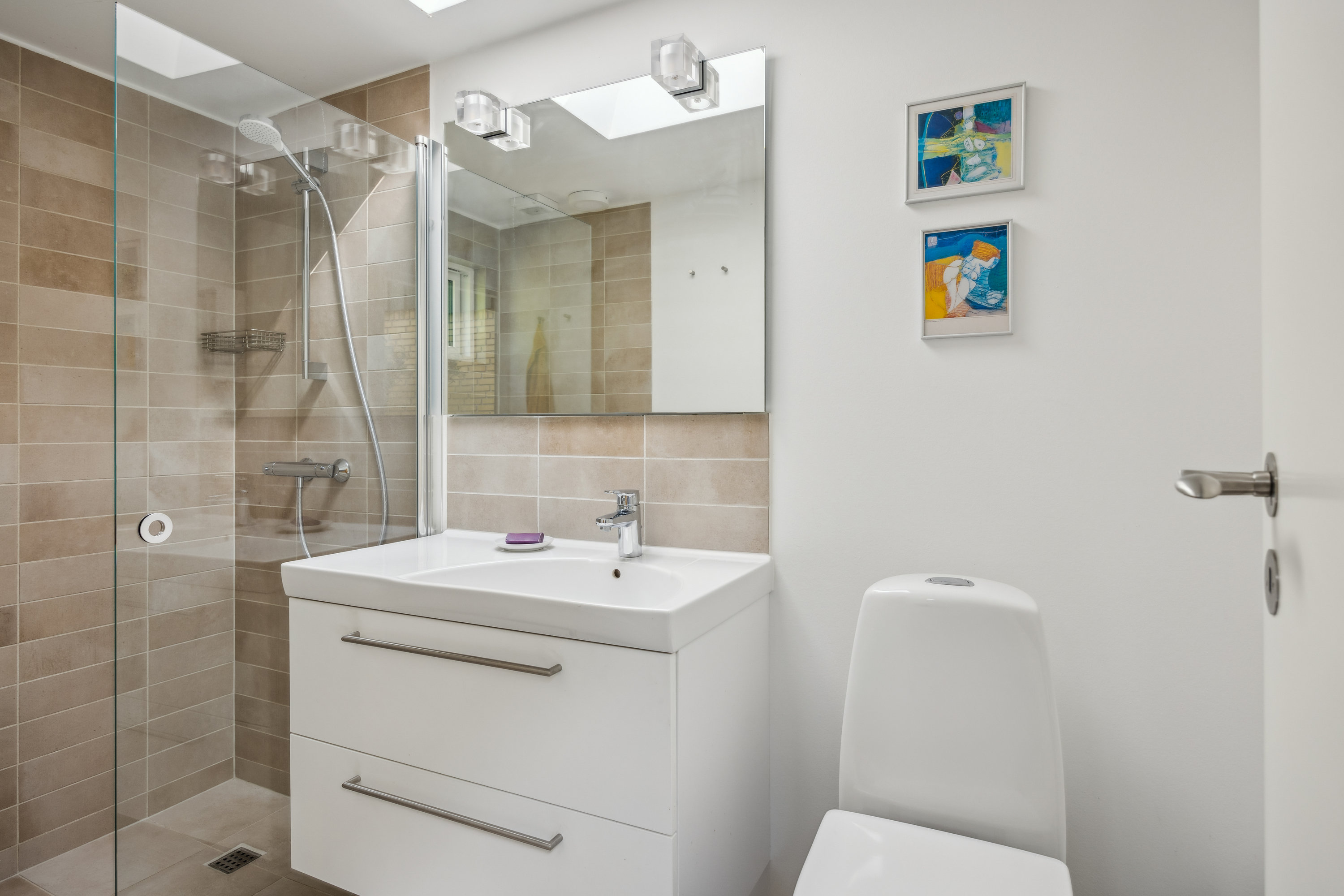 Fremhævet badeværelse billede i fuldskærmstilstand. Billede af Skoven 1B, Fejrup Strand, 8420 Knebel