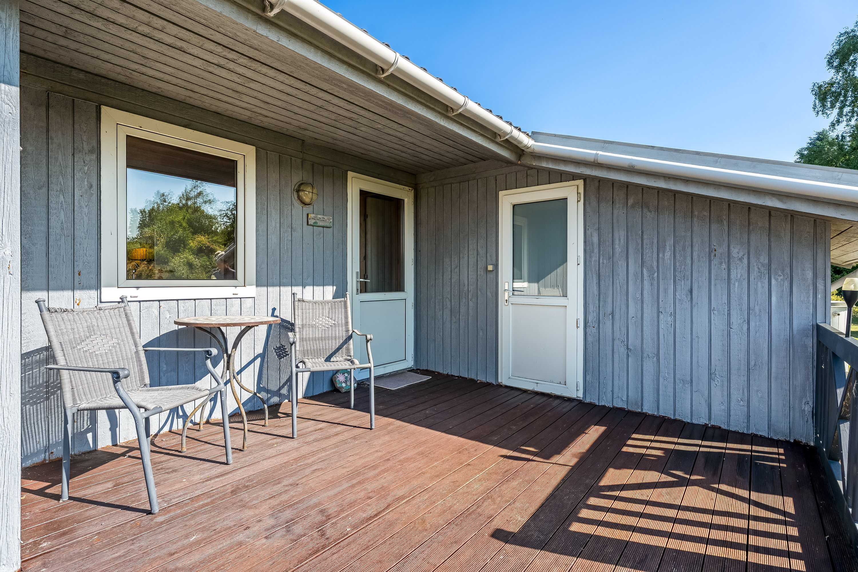 Fremhævet terrasse billede i fuldskærmstilstand. Billede af Lyngvej 12, 4945 Femø