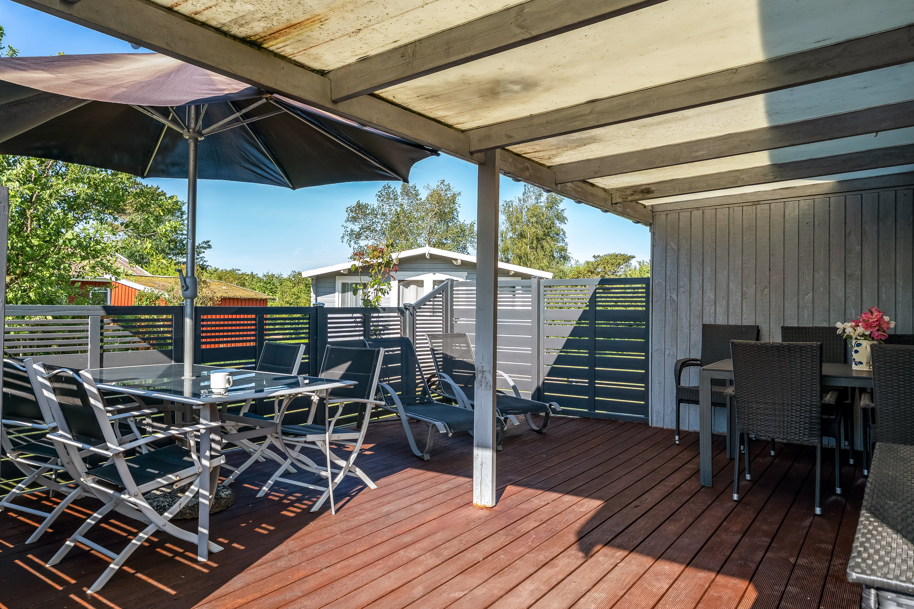 Fremhævet terrasse billede i fuldskærmstilstand. Billede af Lyngvej 12, 4945 Femø