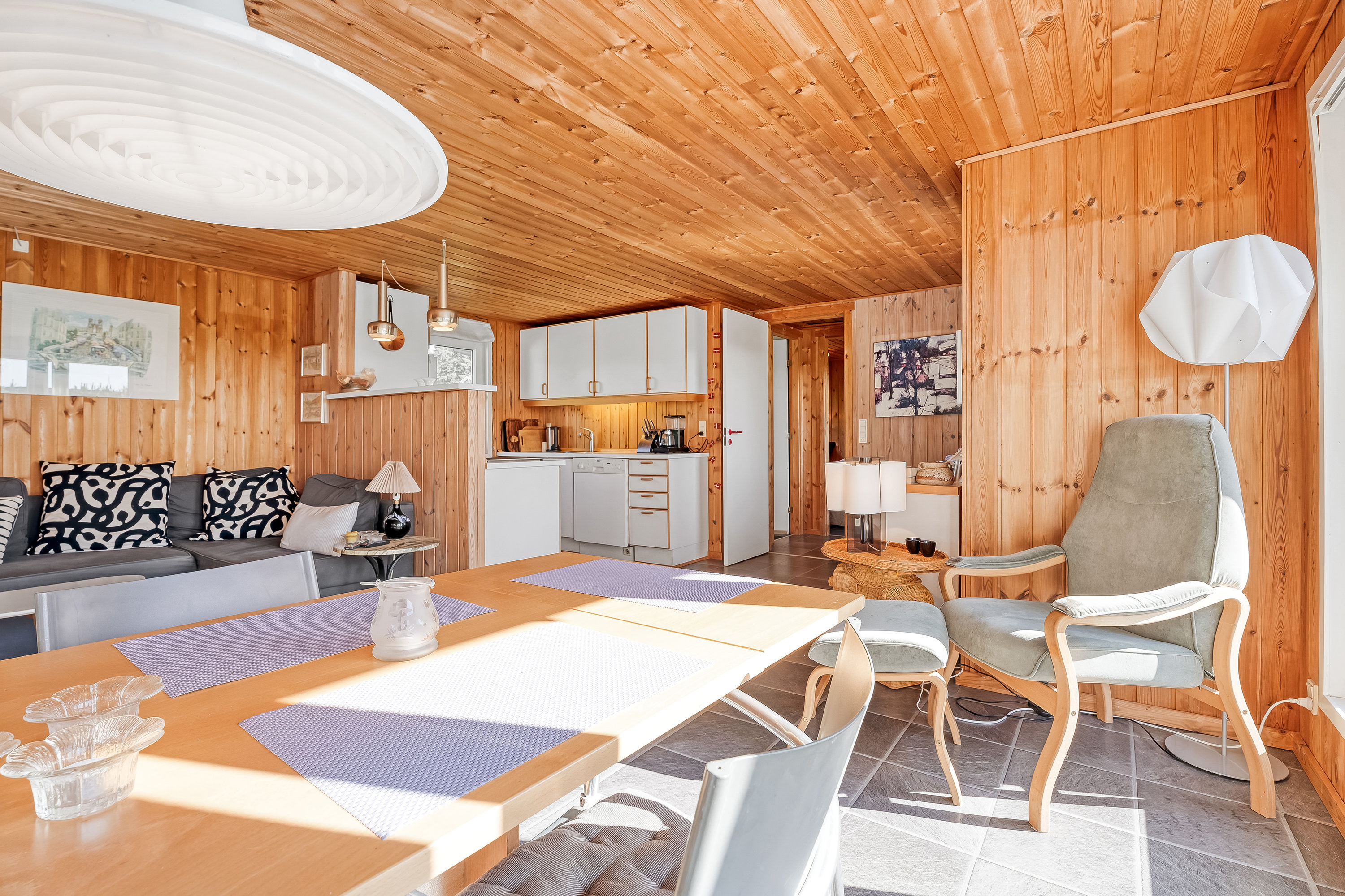 Fremhævet stue billede i fuldskærmstilstand. Billede af Lyngvej 12, 4945 Femø