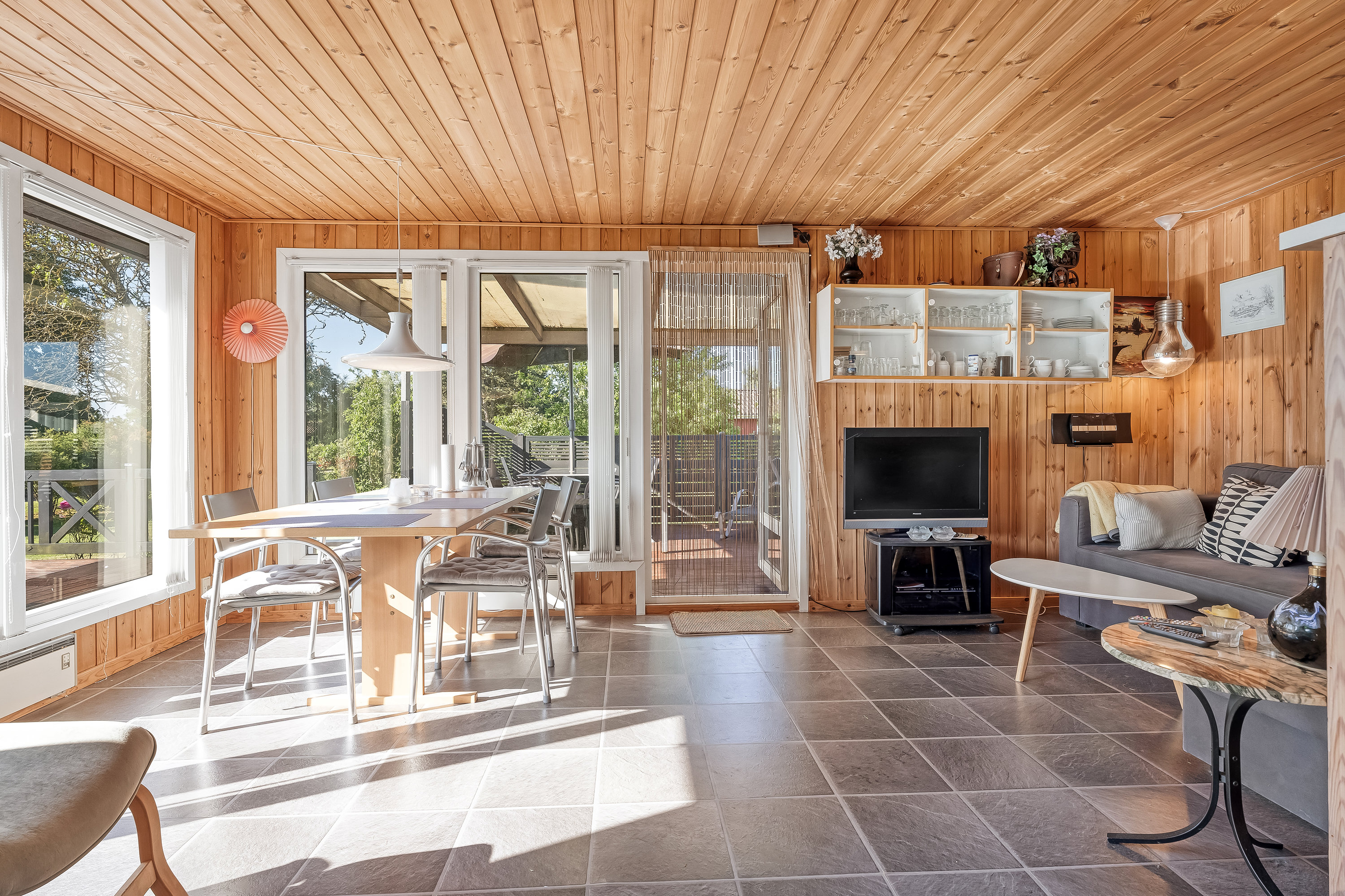 Fremhævet stue billede i fuldskærmstilstand. Billede af Lyngvej 12, 4945 Femø