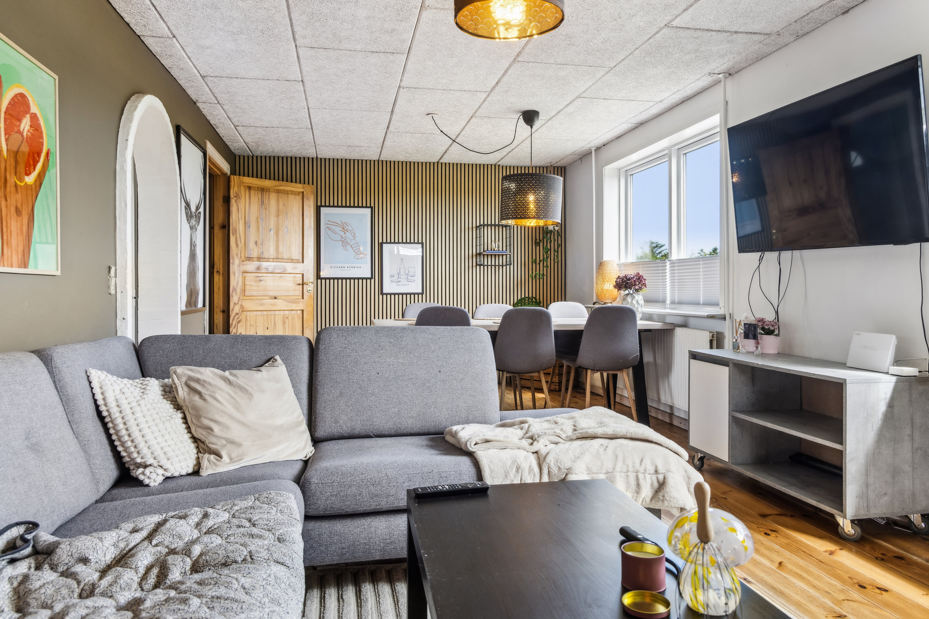 Fremhævet stue billede i fuldskærmstilstand. Billede af Nr Økse Engvej 30, Arentsminde, 9460 Brovst