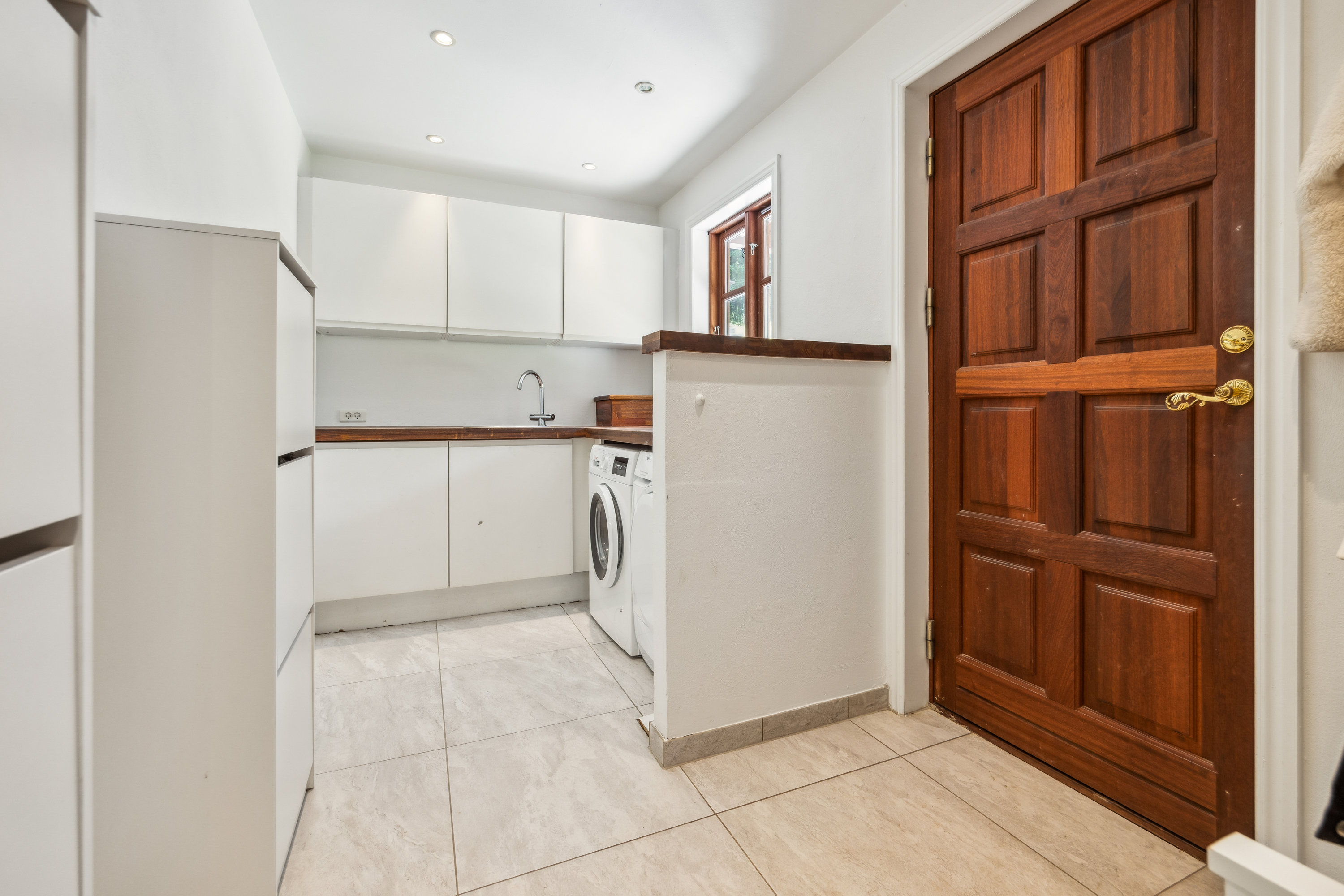 Fremhævet køkken billede i fuldskærmstilstand. Billede af Solsortvej 11, Frydendal , 9000 Aalborg