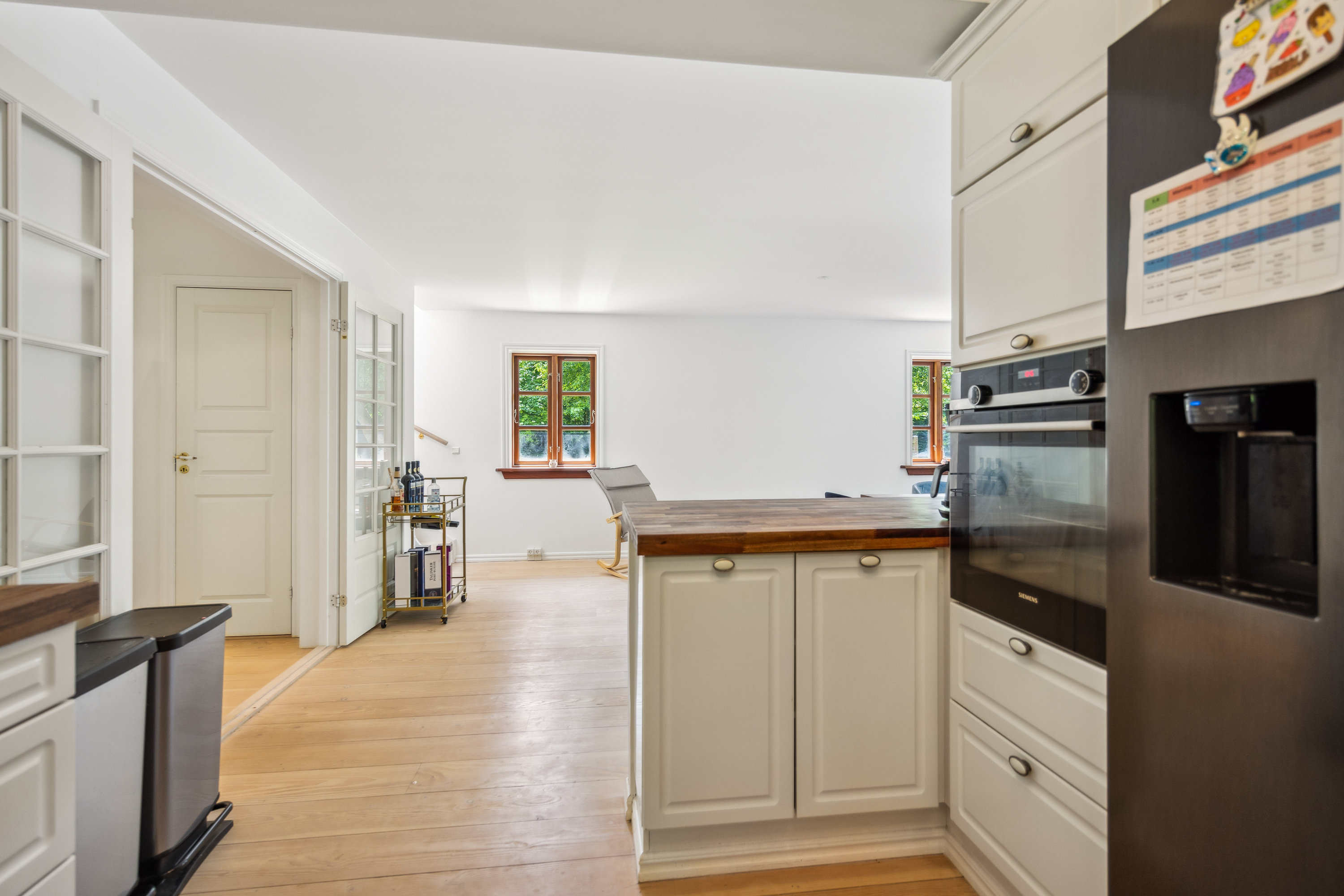 Fremhævet køkken billede i fuldskærmstilstand. Billede af Solsortvej 11, Frydendal , 9000 Aalborg