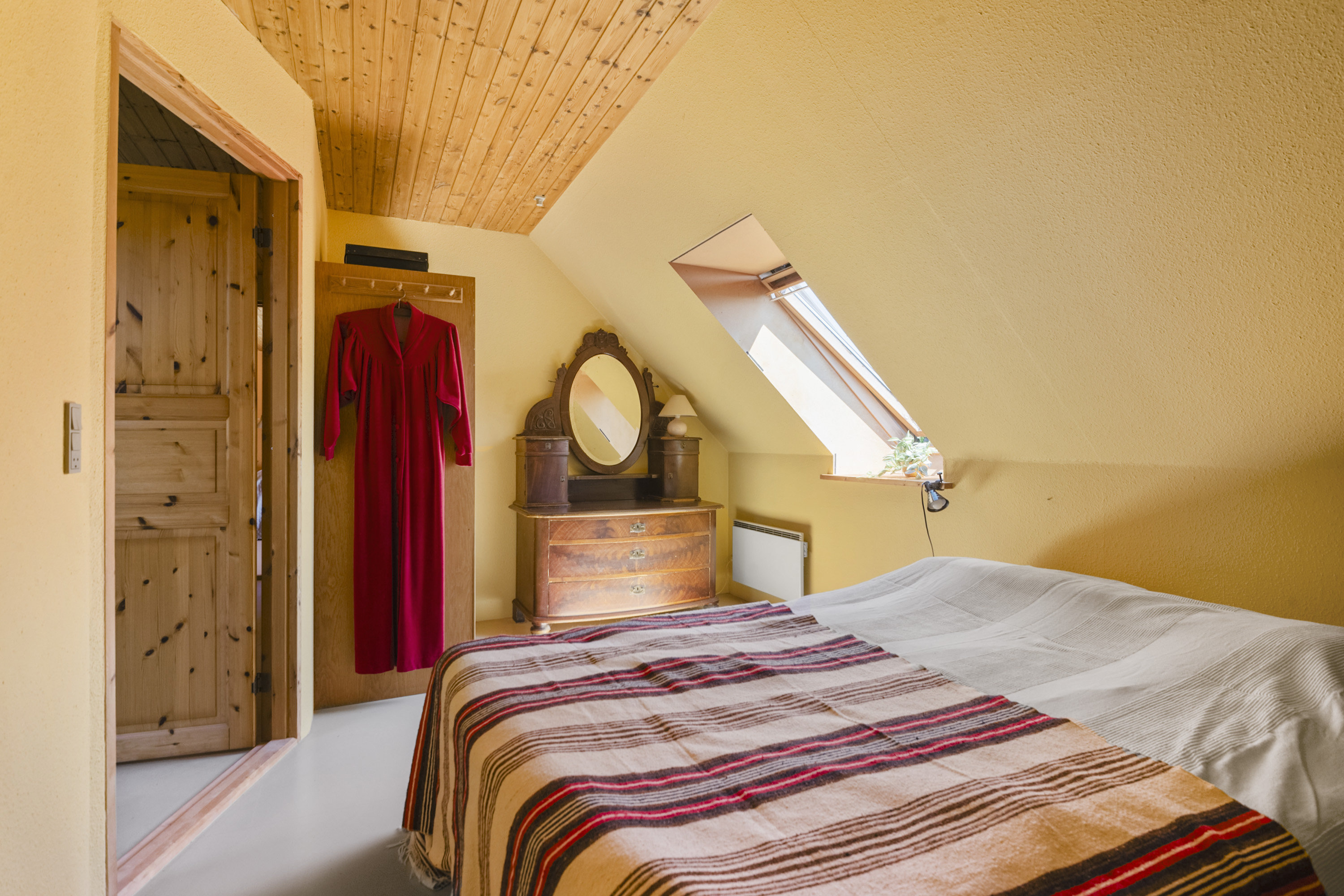 Fremhævet soveværelse billede i fuldskærmstilstand. Billede af Søbyvej 61, Søby, 8300 Odder