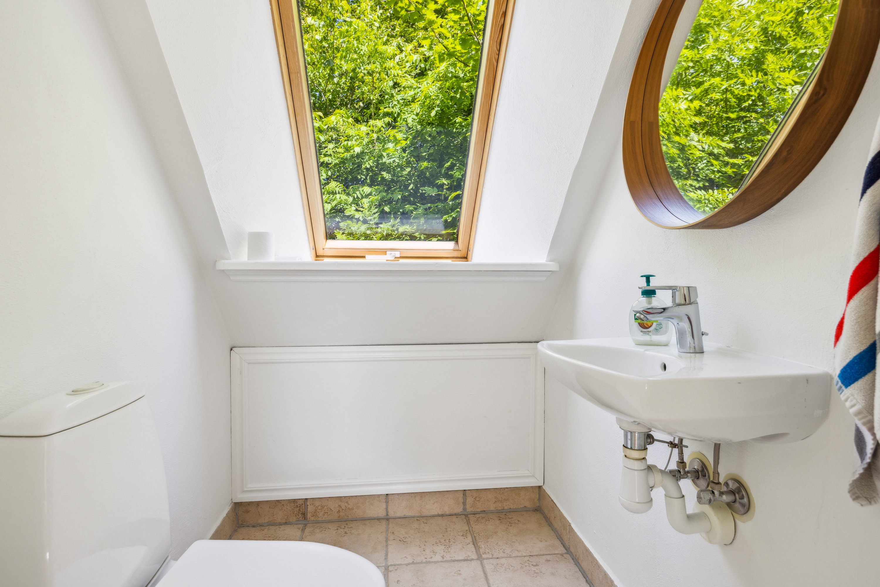 Fremhævet badeværelse billede i fuldskærmstilstand. Billede af Solsortvej 11, Frydendal , 9000 Aalborg