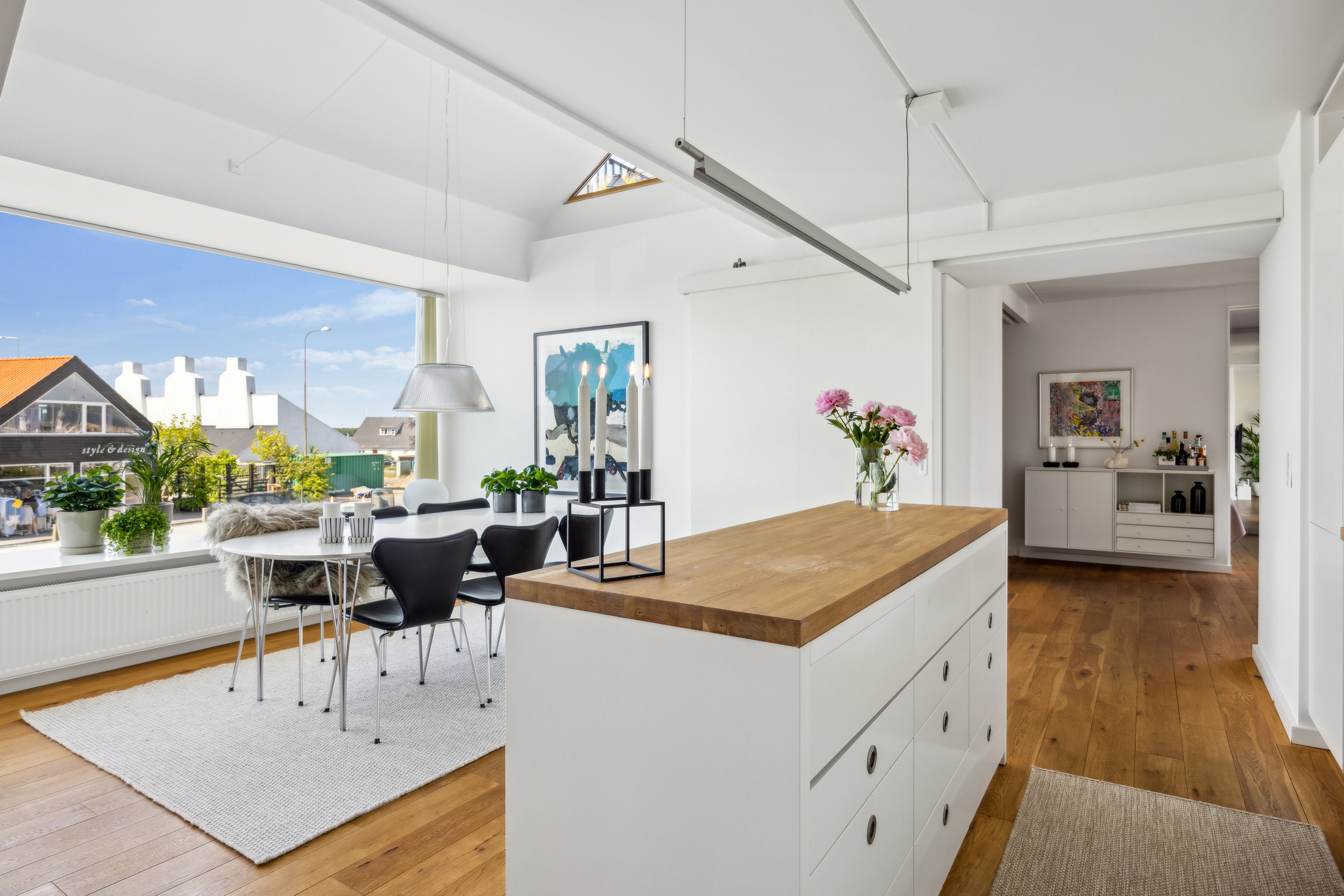 Fremhævet stue billede i fuldskærmstilstand. Billede af Havnevej 8E, 1., 8400 Ebeltoft