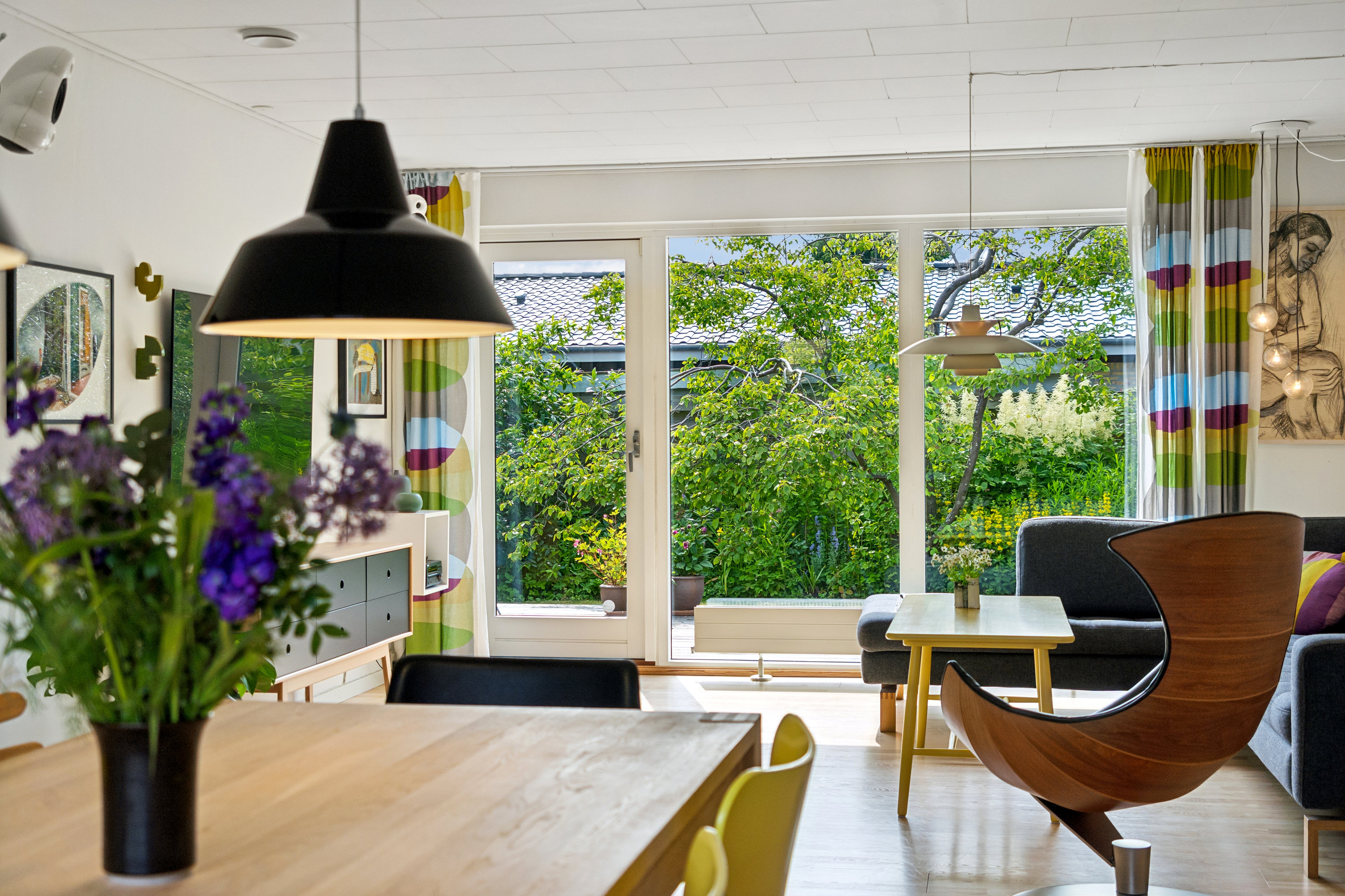 Fremhævet stue billede i fuldskærmstilstand. Billede af Kippingevej 10, 2730 Herlev