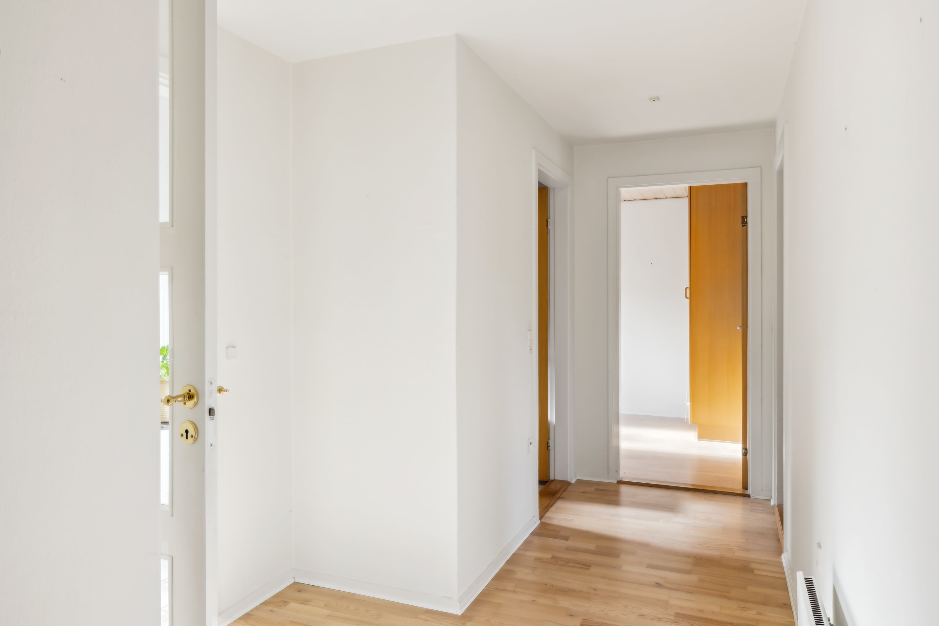 Fremhævet gang billede i fuldskærmstilstand. Billede af Bygaden 17, Følle, 8410 Rønde