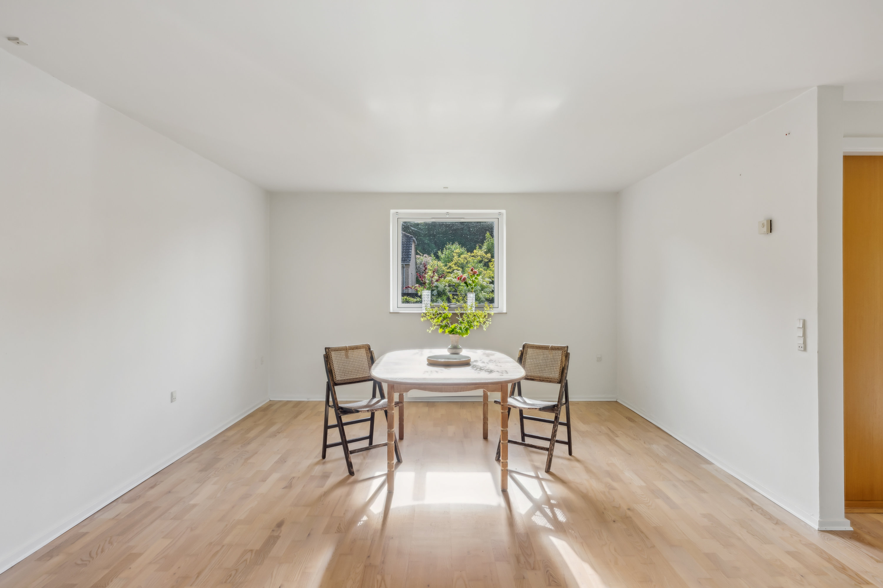 Fremhævet stue billede i fuldskærmstilstand. Billede af Bygaden 17, Følle, 8410 Rønde