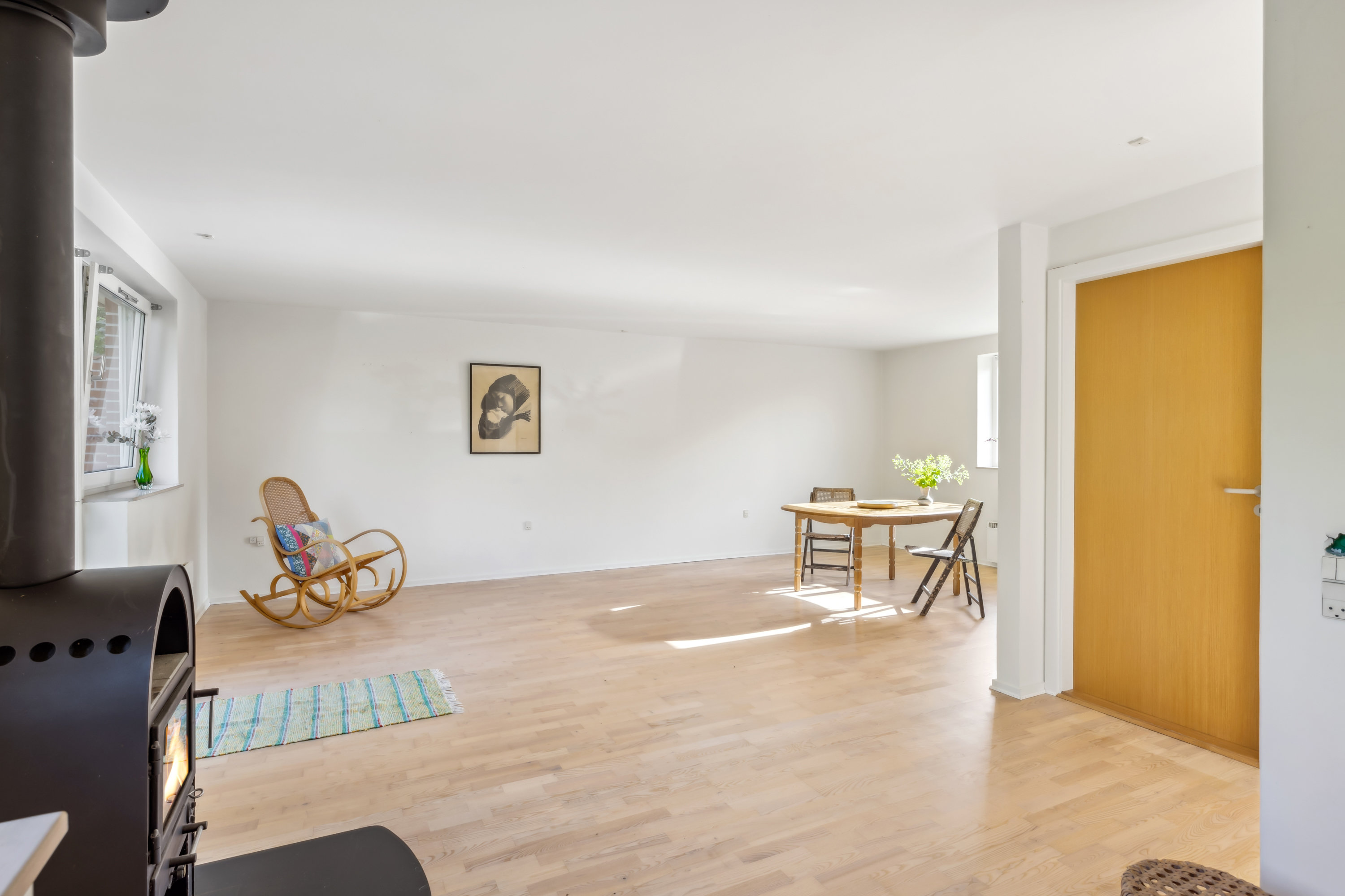 Fremhævet stue billede i fuldskærmstilstand. Billede af Bygaden 17, Følle, 8410 Rønde