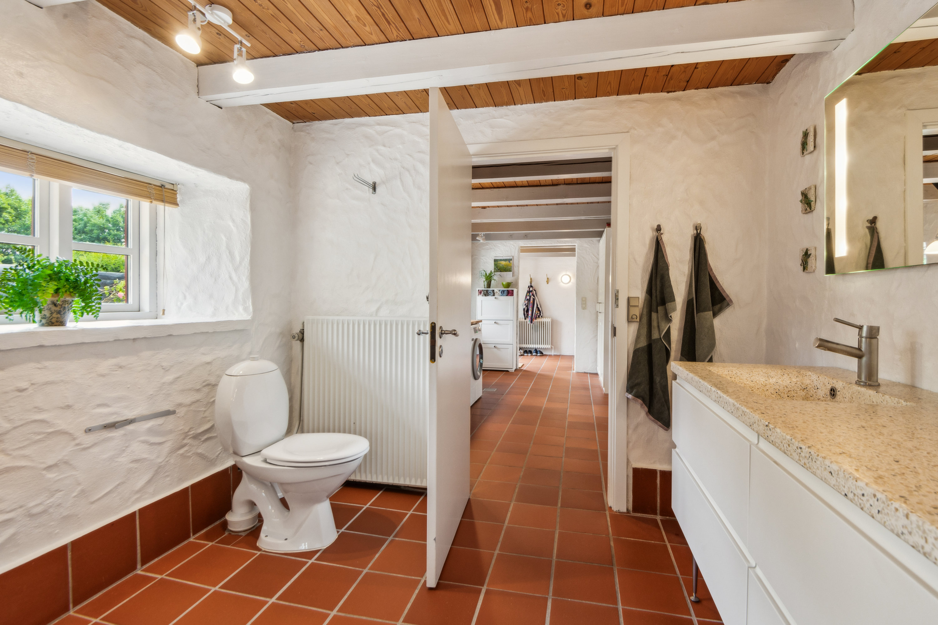 Fremhævet badeværelse billede i fuldskærmstilstand. Billede af Nibevej 204, Øster Hornum, 9530 Støvring