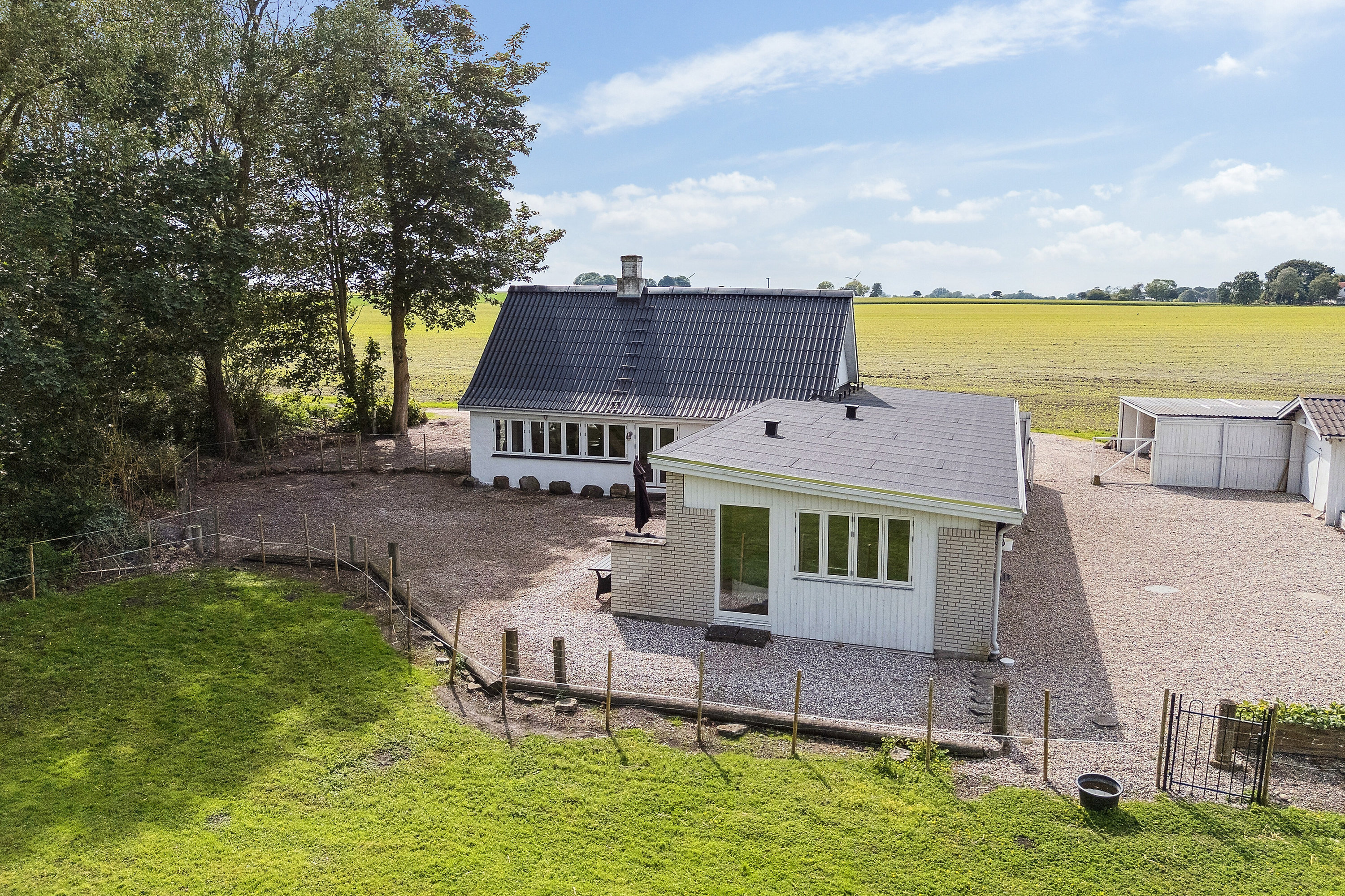 Fremhævet set fra haven billede i fuldskærmstilstand. Billede af Lodagervej 10, Hejninge, 4200 Slagelse