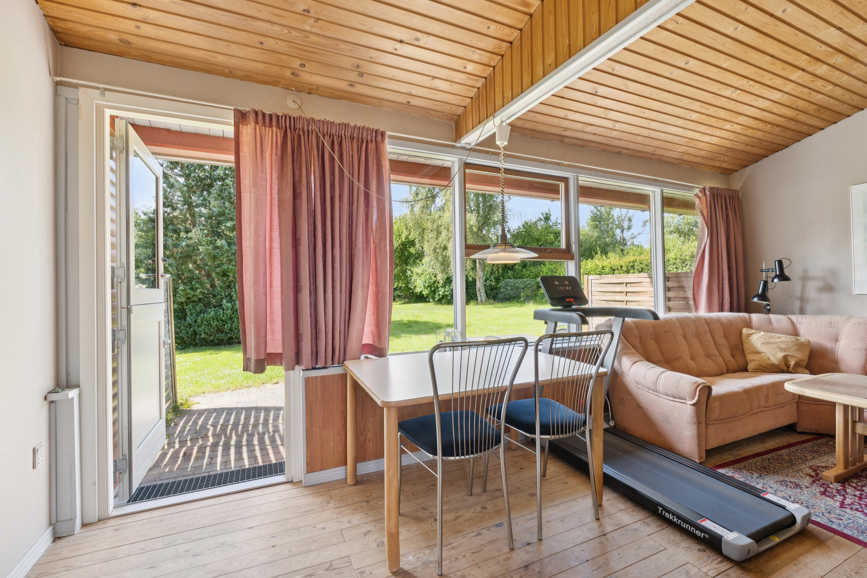 Fremhævet spisestue billede i fuldskærmstilstand. Billede af Fjordvej 4, Lyndby, 4060 Kirke Såby