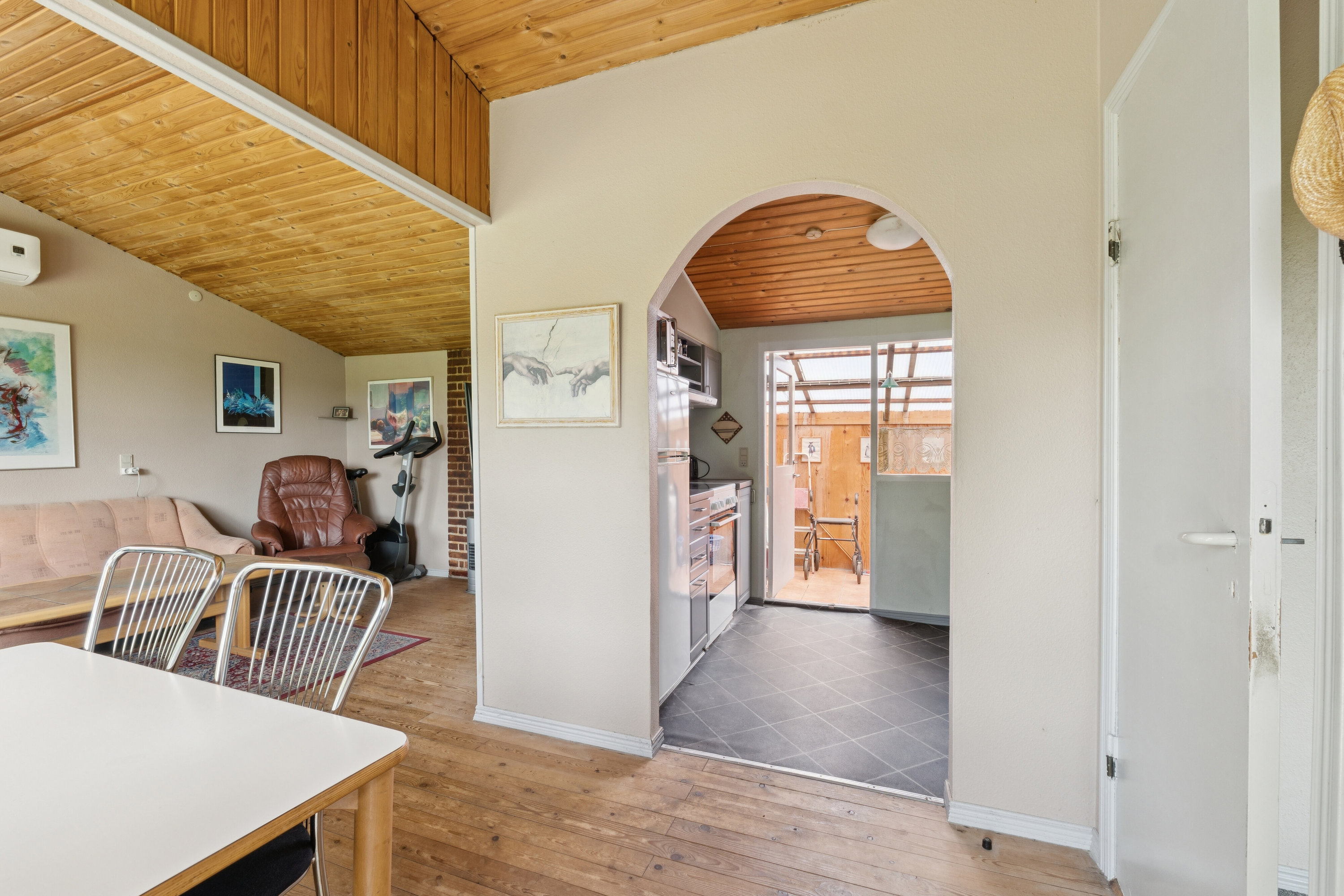 Fremhævet spisestue billede i fuldskærmstilstand. Billede af Fjordvej 4, Lyndby, 4060 Kirke Såby