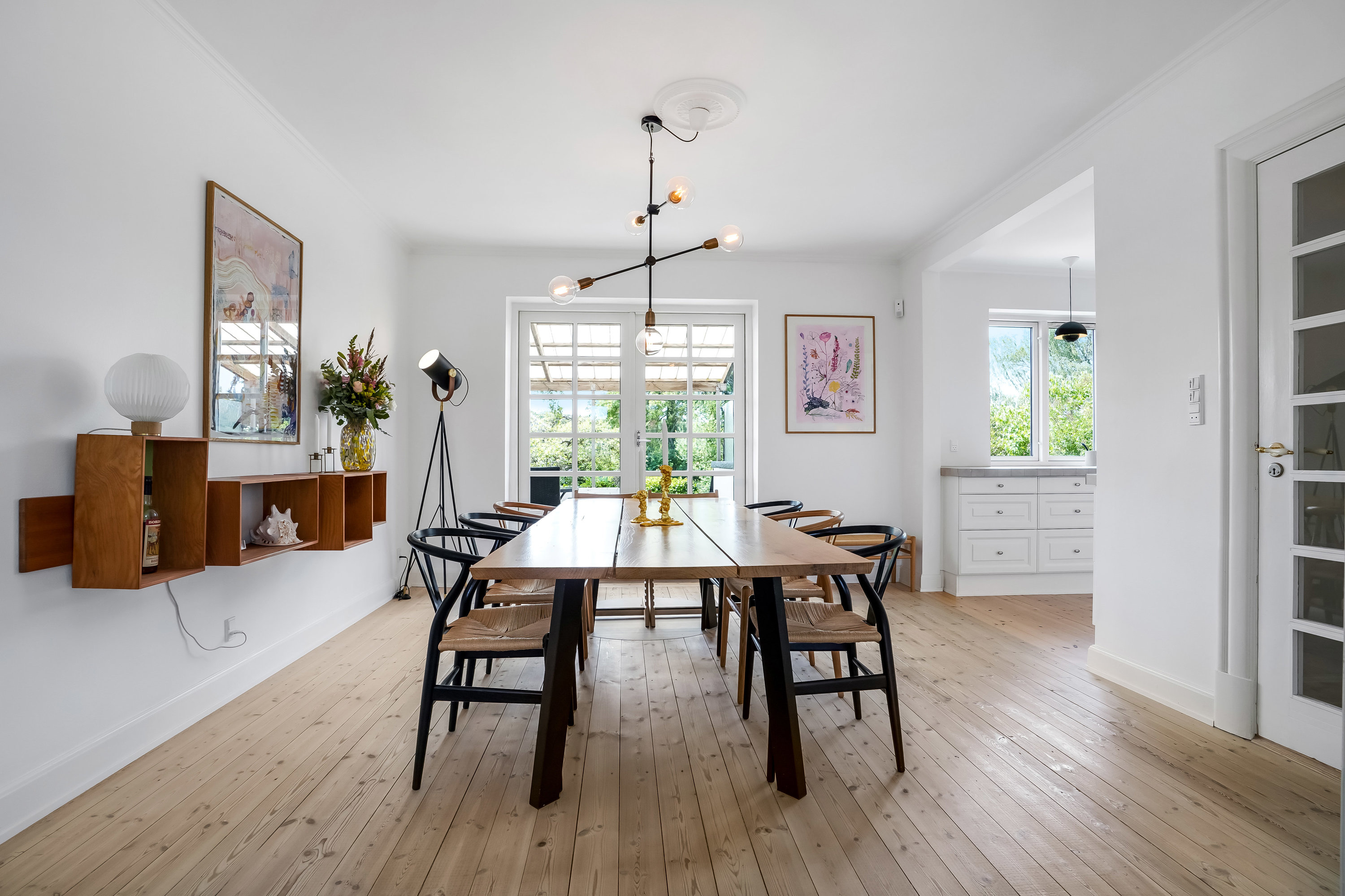 Fremhævet stue billede i fuldskærmstilstand. Billede af Aarestrupsvej 17, 5230 Odense M