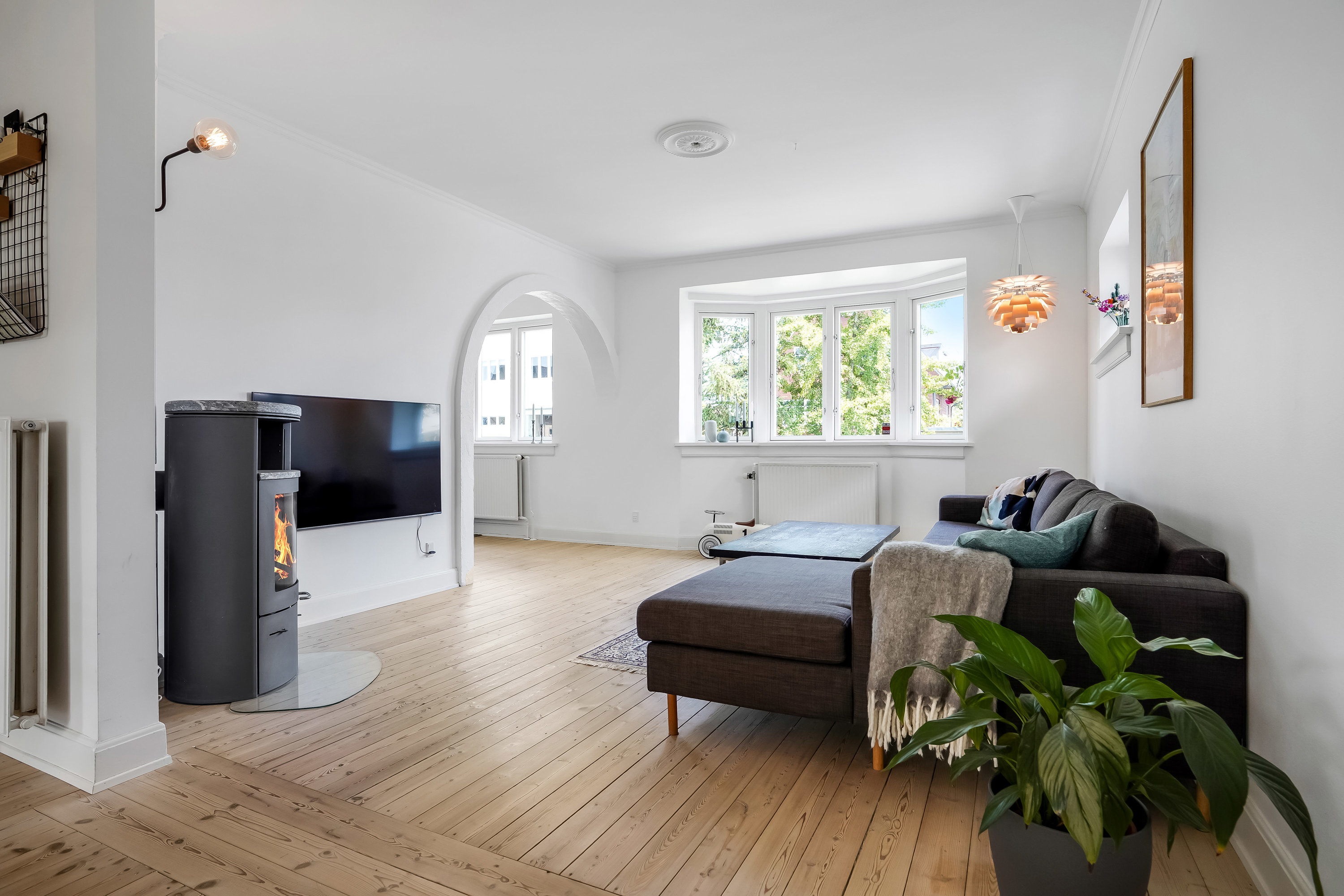 Fremhævet stue billede i fuldskærmstilstand. Billede af Aarestrupsvej 17, 5230 Odense M