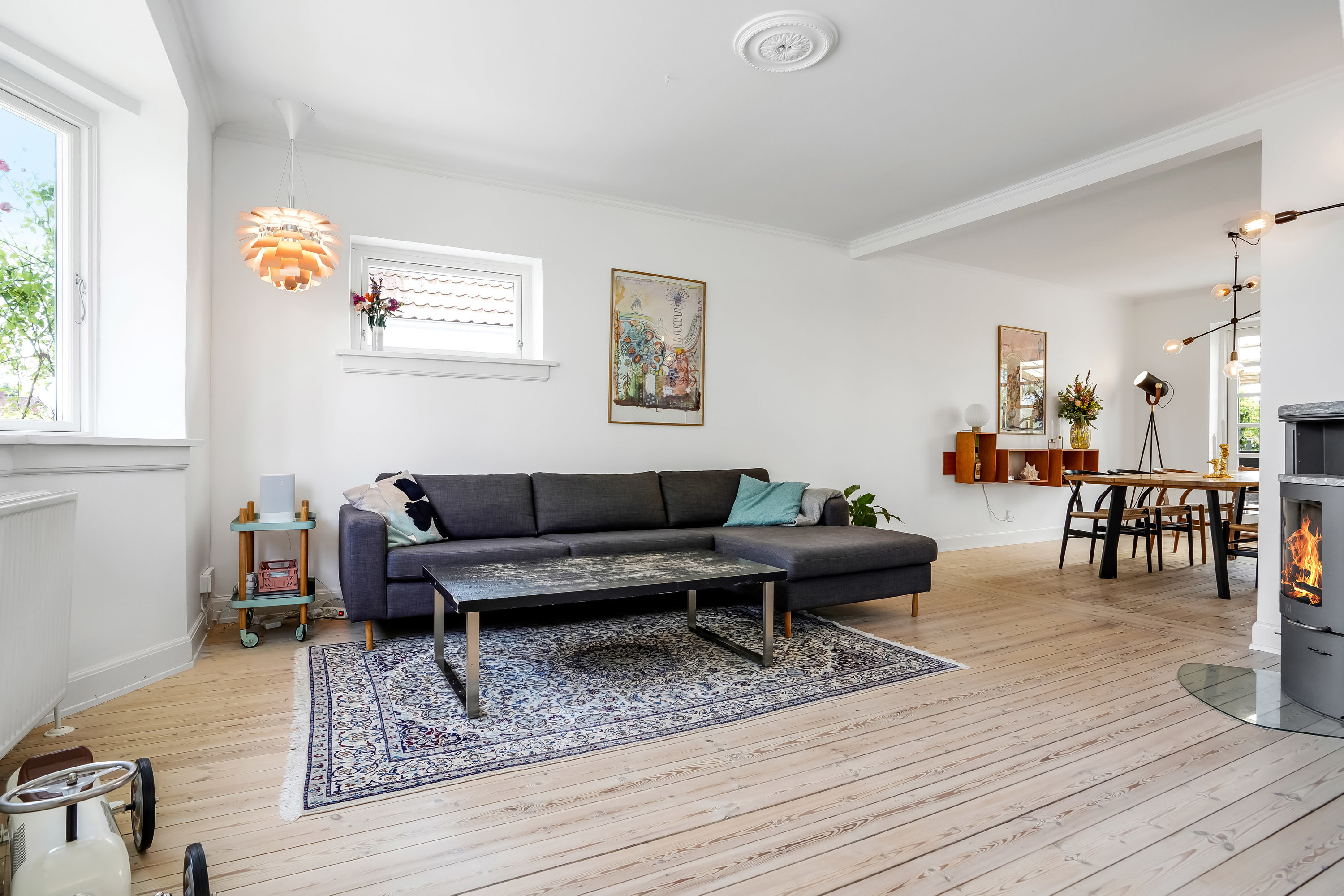 Fremhævet stue billede i fuldskærmstilstand. Billede af Aarestrupsvej 17, 5230 Odense M