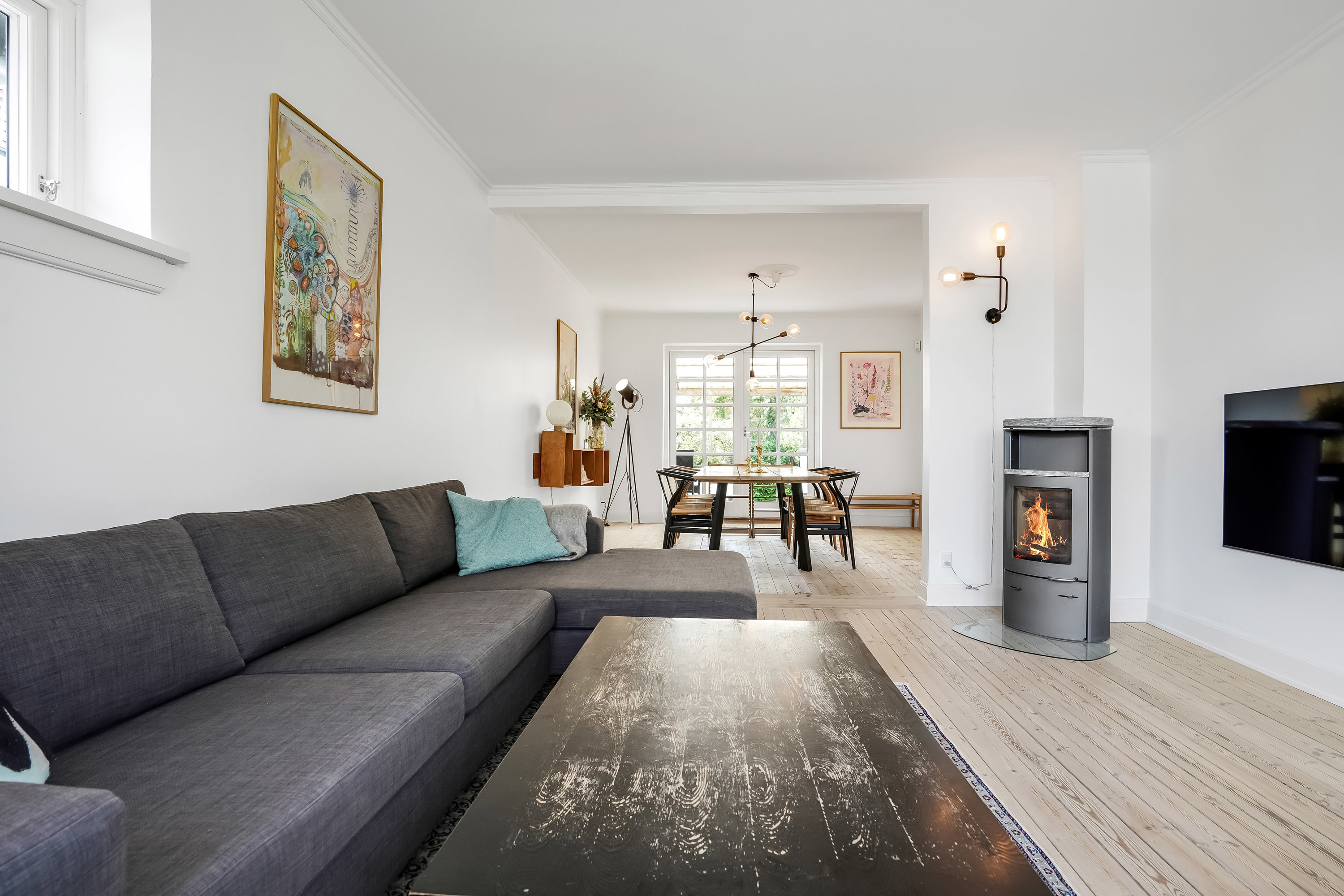 Fremhævet stue billede i fuldskærmstilstand. Billede af Aarestrupsvej 17, 5230 Odense M