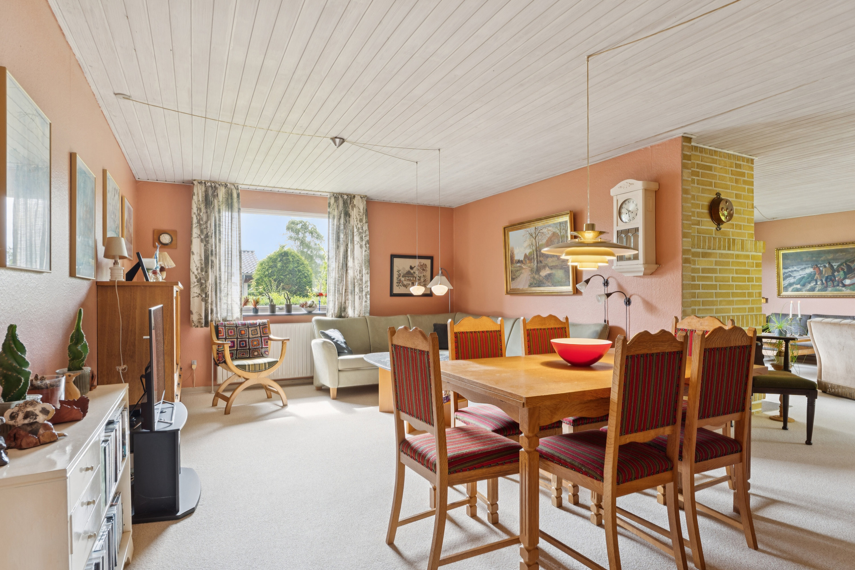 Fremhævet spiseplads billede i fuldskærmstilstand. Billede af Rødgranen 11, 8620 Kjellerup