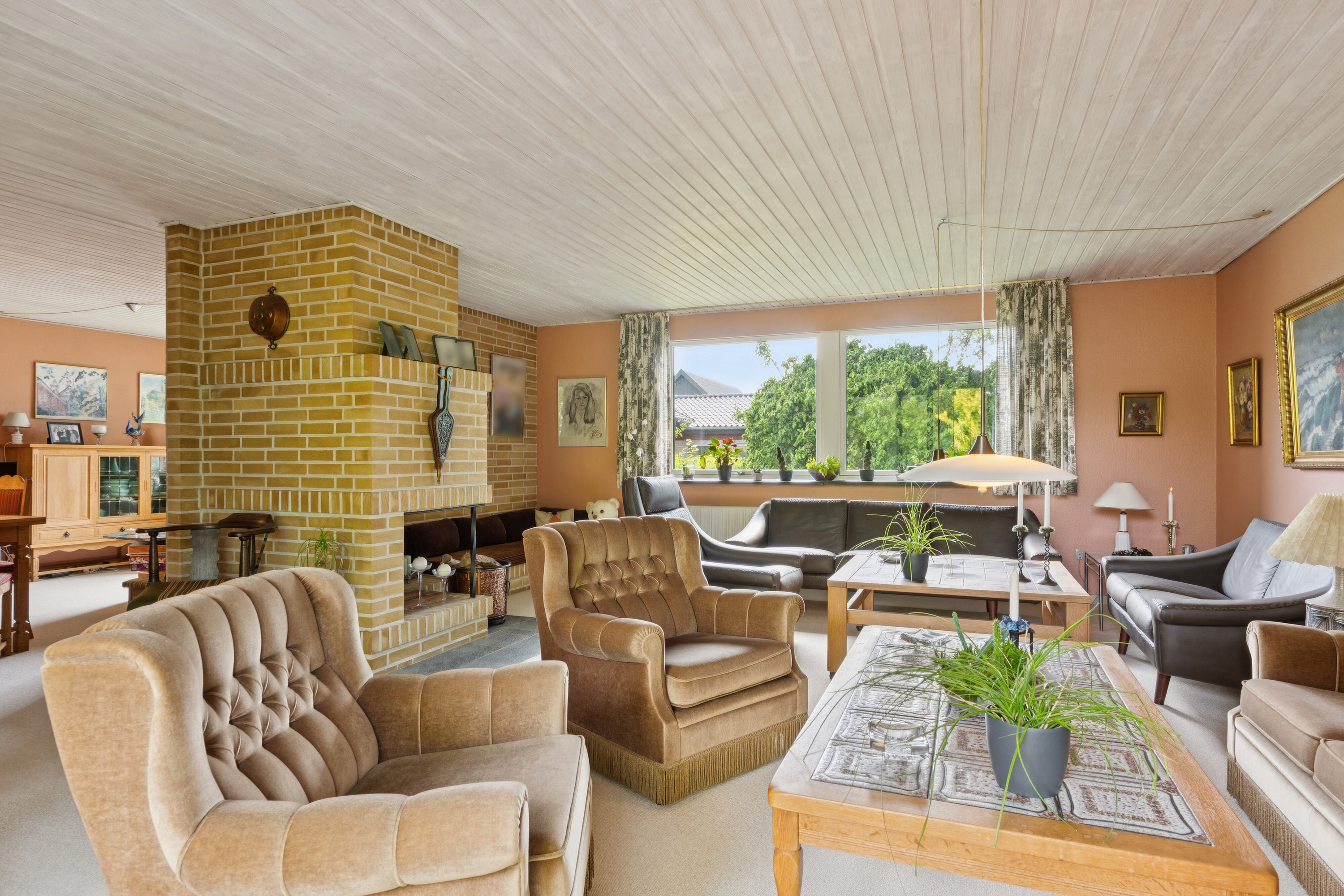 Fremhævet stue billede i fuldskærmstilstand. Billede af Rødgranen 11, 8620 Kjellerup