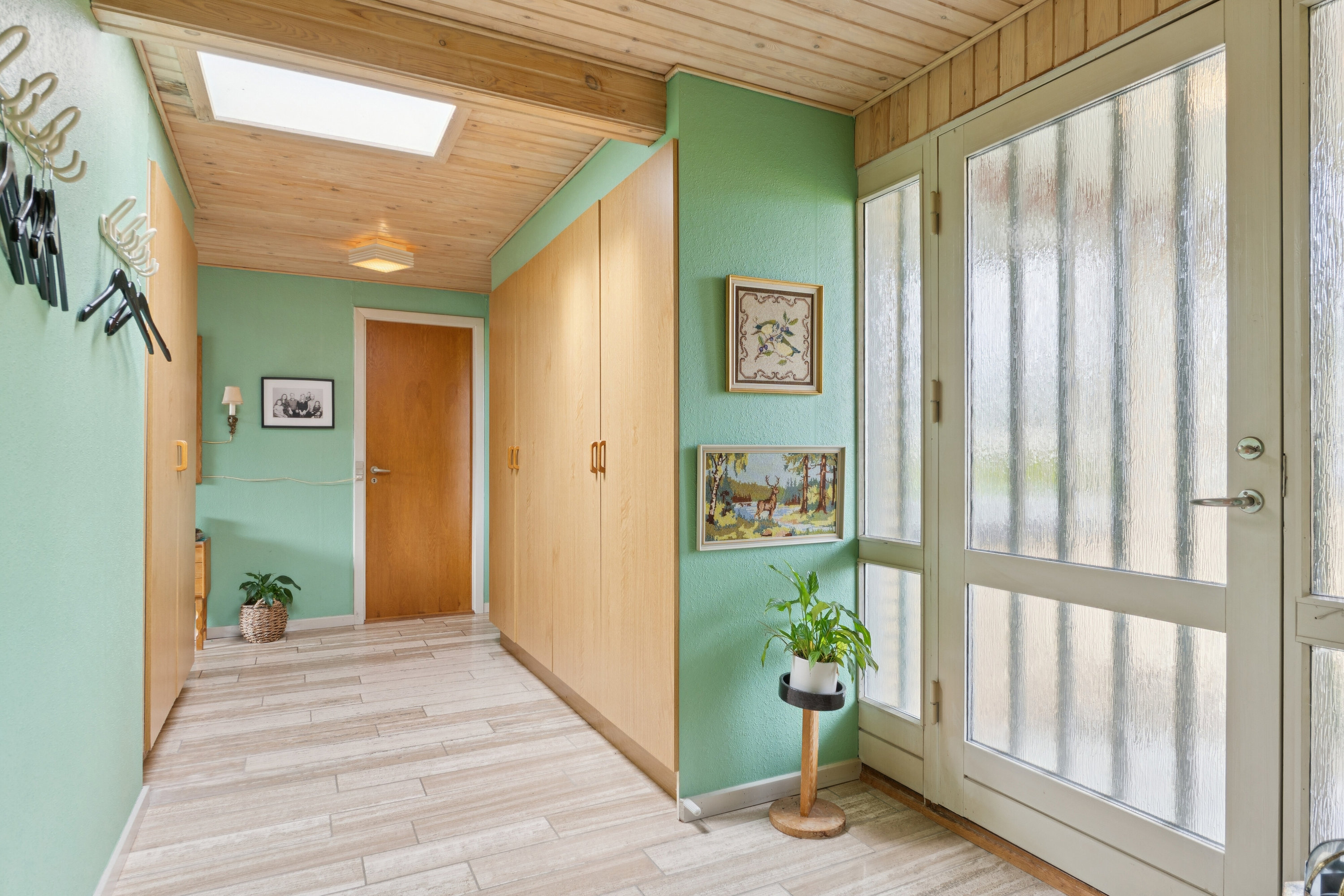 Fremhævet gang billede i fuldskærmstilstand. Billede af Rødgranen 11, 8620 Kjellerup