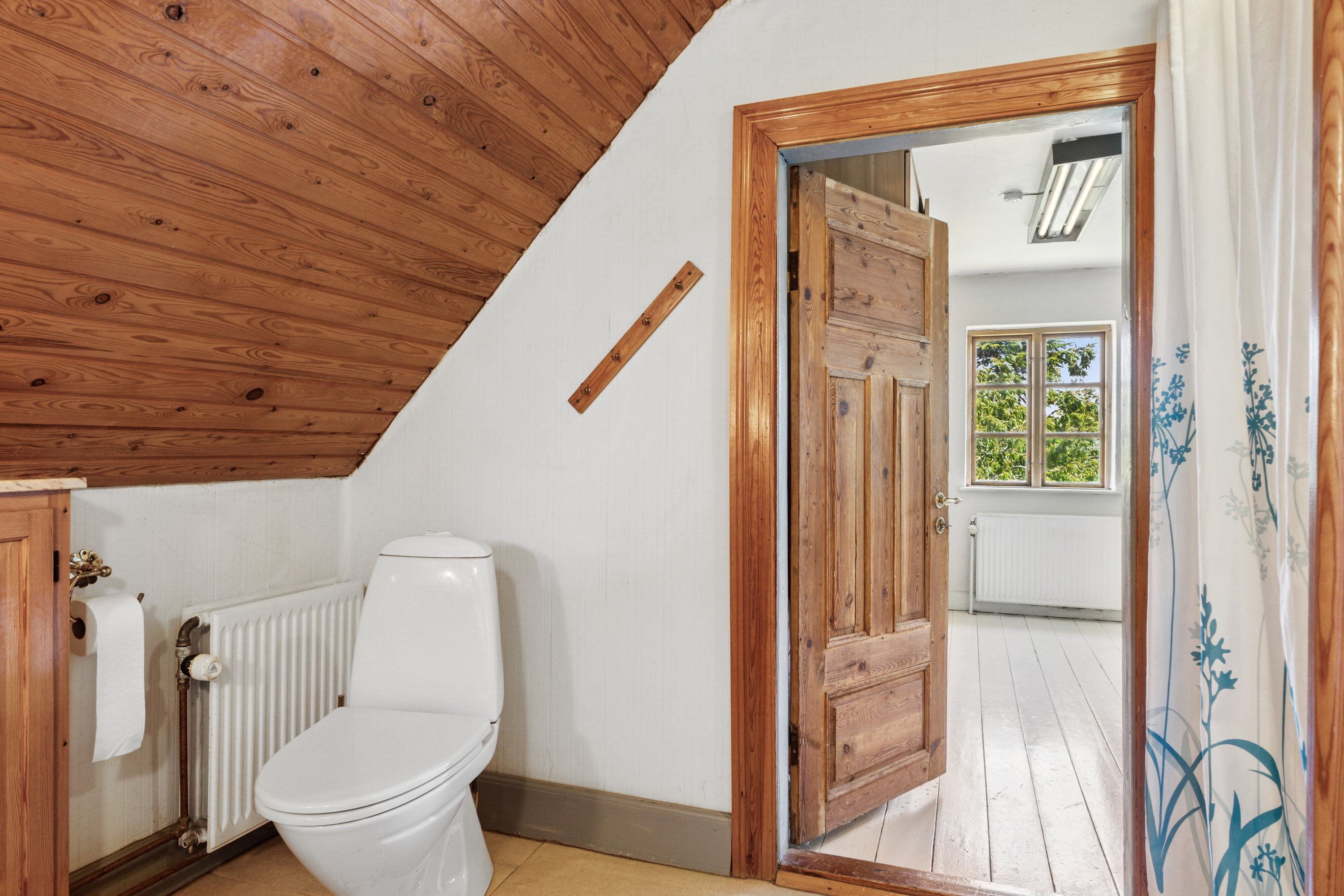 Fremhævet badeværelse billede i fuldskærmstilstand. Billede af Svinøvestervej 30, 4750 Lundby