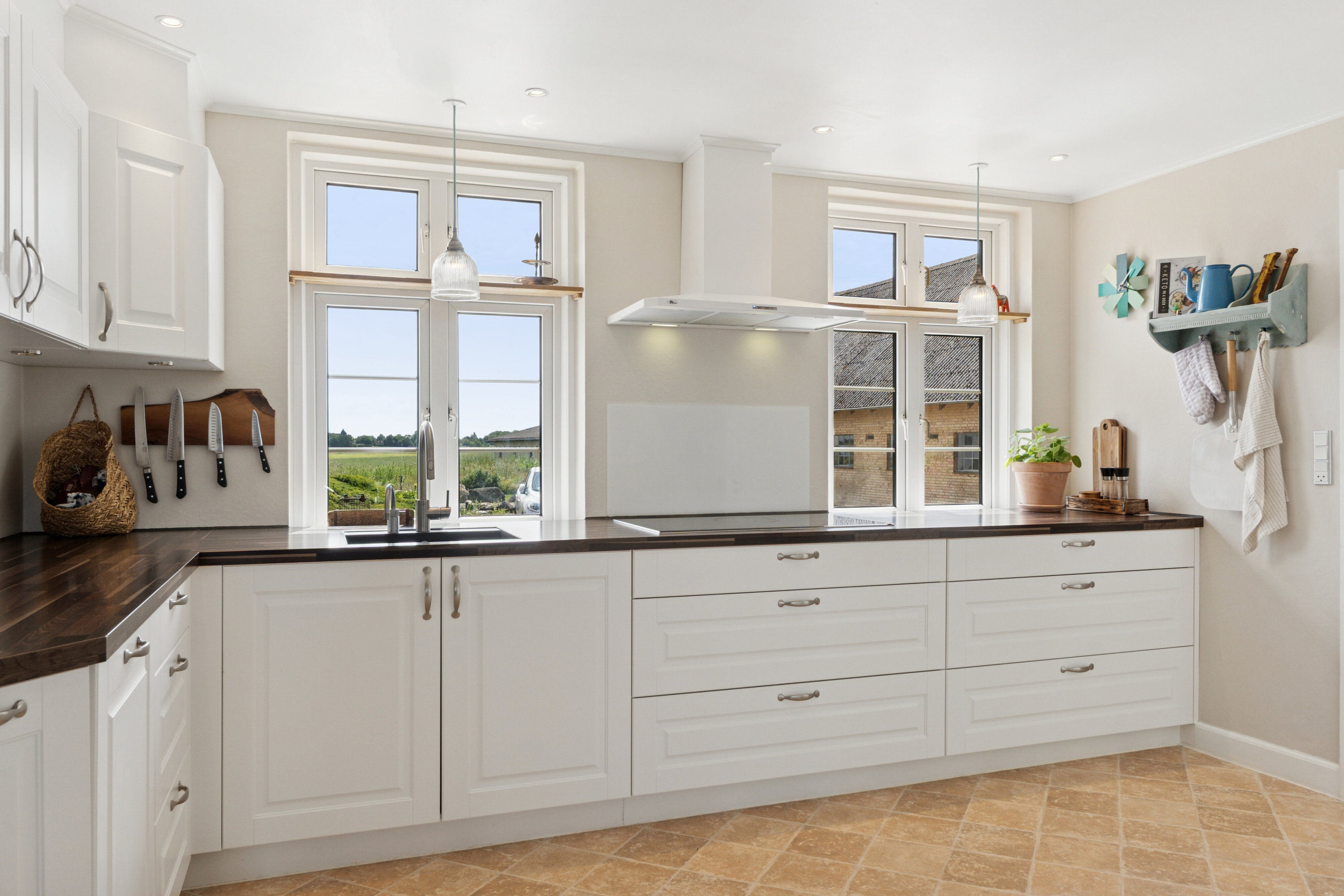 Fremhævet køkken billede i fuldskærmstilstand. Billede af Svinøvestervej 30, 4750 Lundby