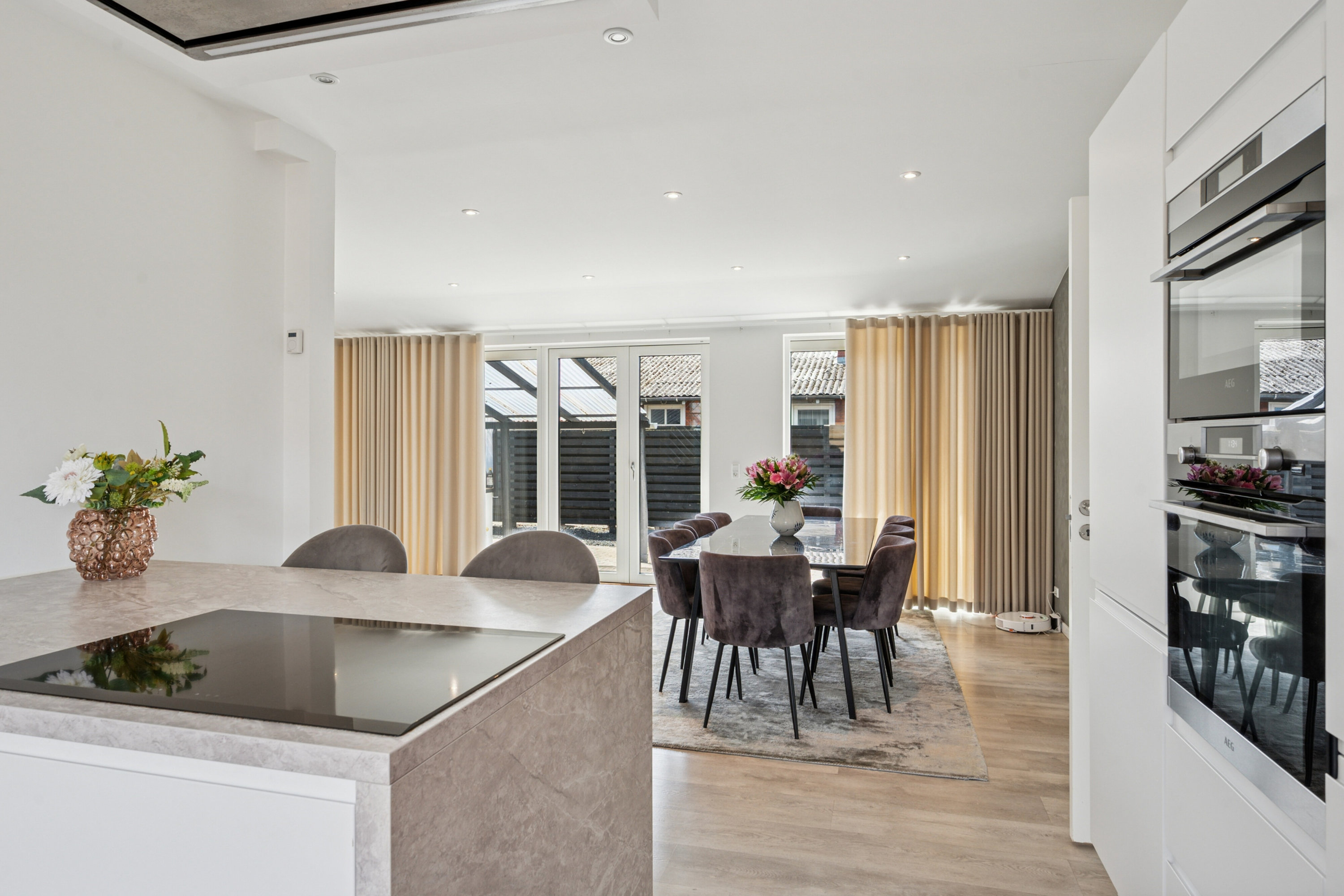 Fremhævet spisestue billede i fuldskærmstilstand. Billede af Niels Frederiksens Alle 27, 2610 Rødovre