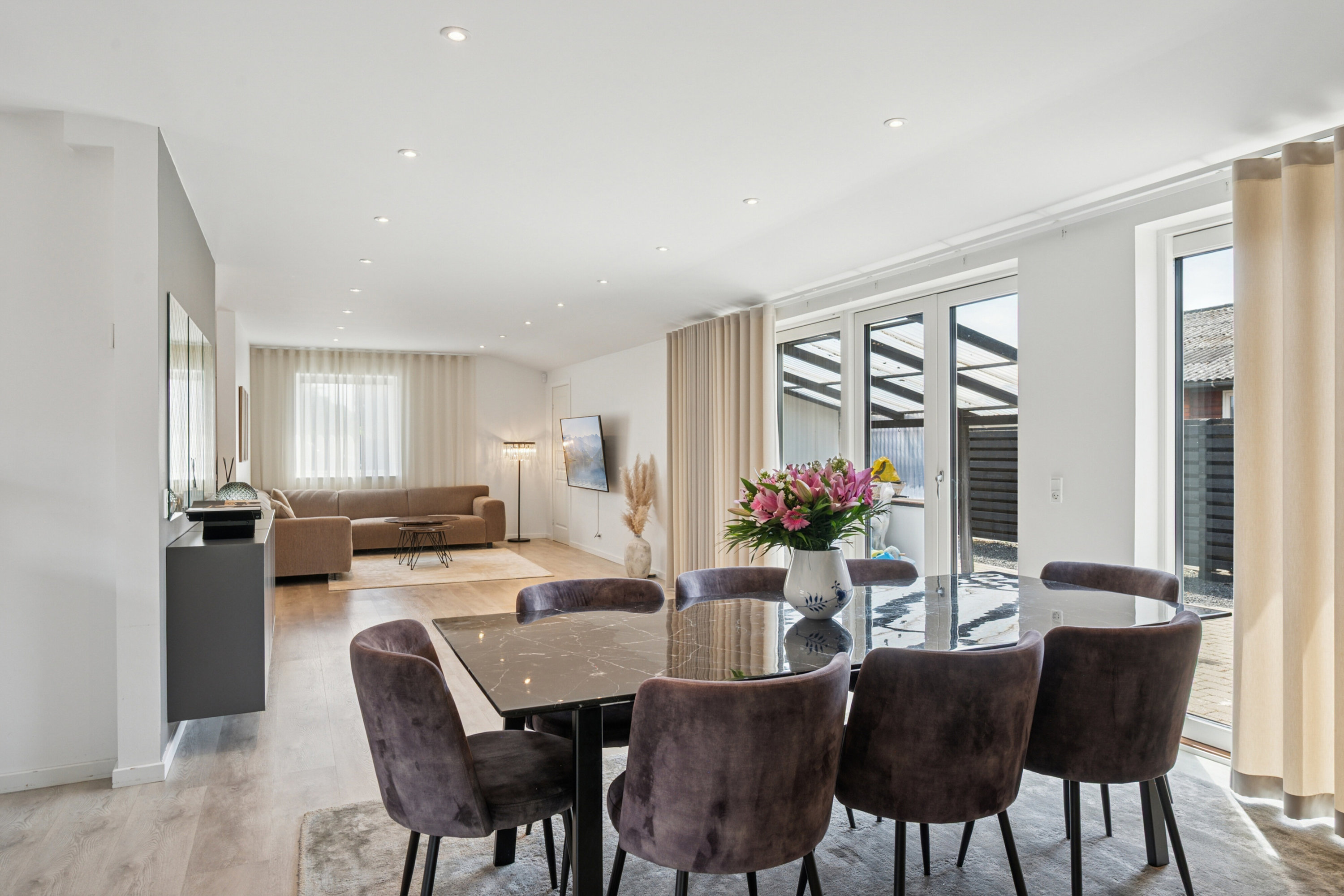 Fremhævet spisestue billede i fuldskærmstilstand. Billede af Niels Frederiksens Alle 27, 2610 Rødovre