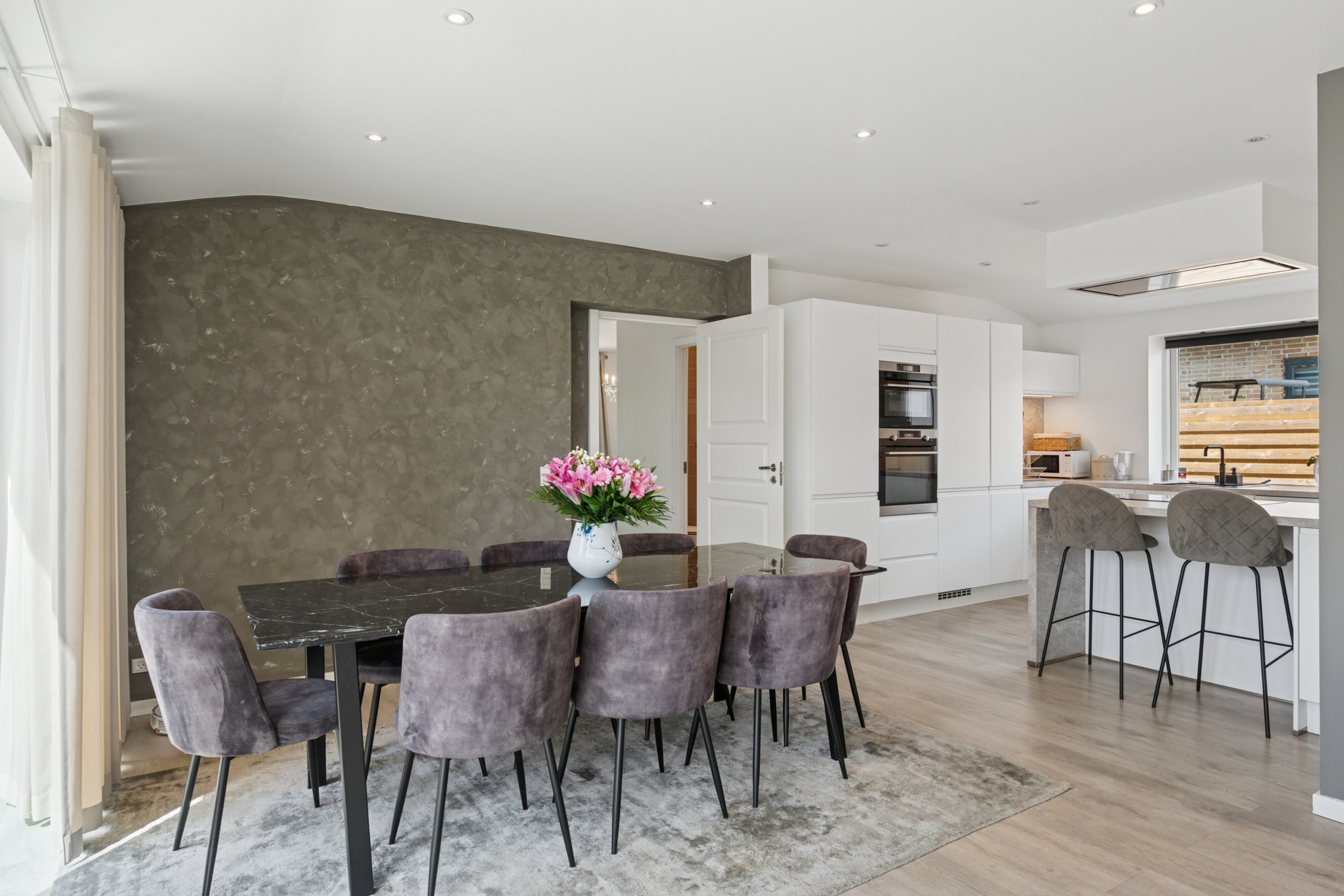 Fremhævet køkken billede i fuldskærmstilstand. Billede af Niels Frederiksens Alle 27, 2610 Rødovre