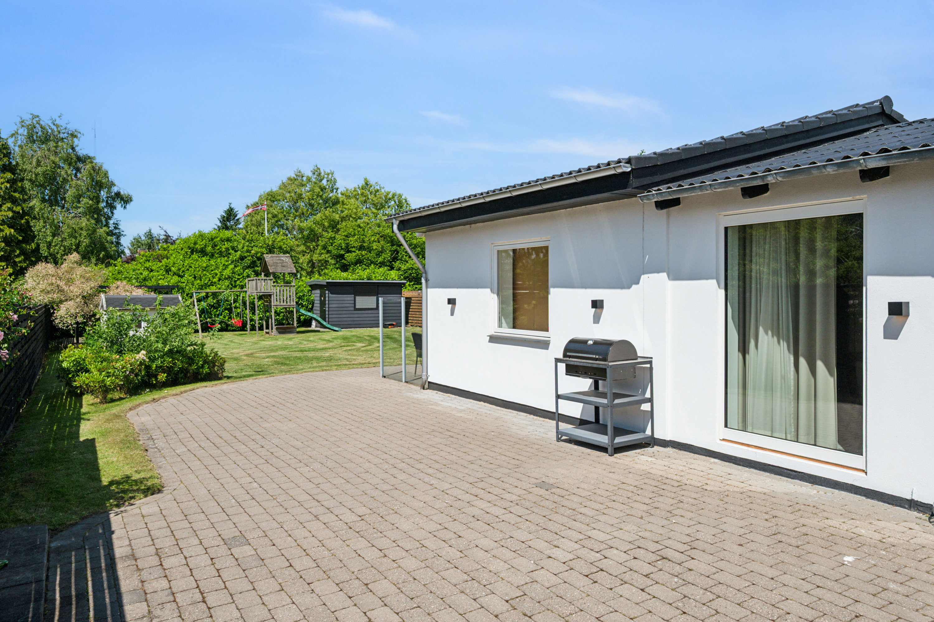 Fremhævet udendørs billede i fuldskærmstilstand. Billede af Niels Frederiksens Alle 27, 2610 Rødovre