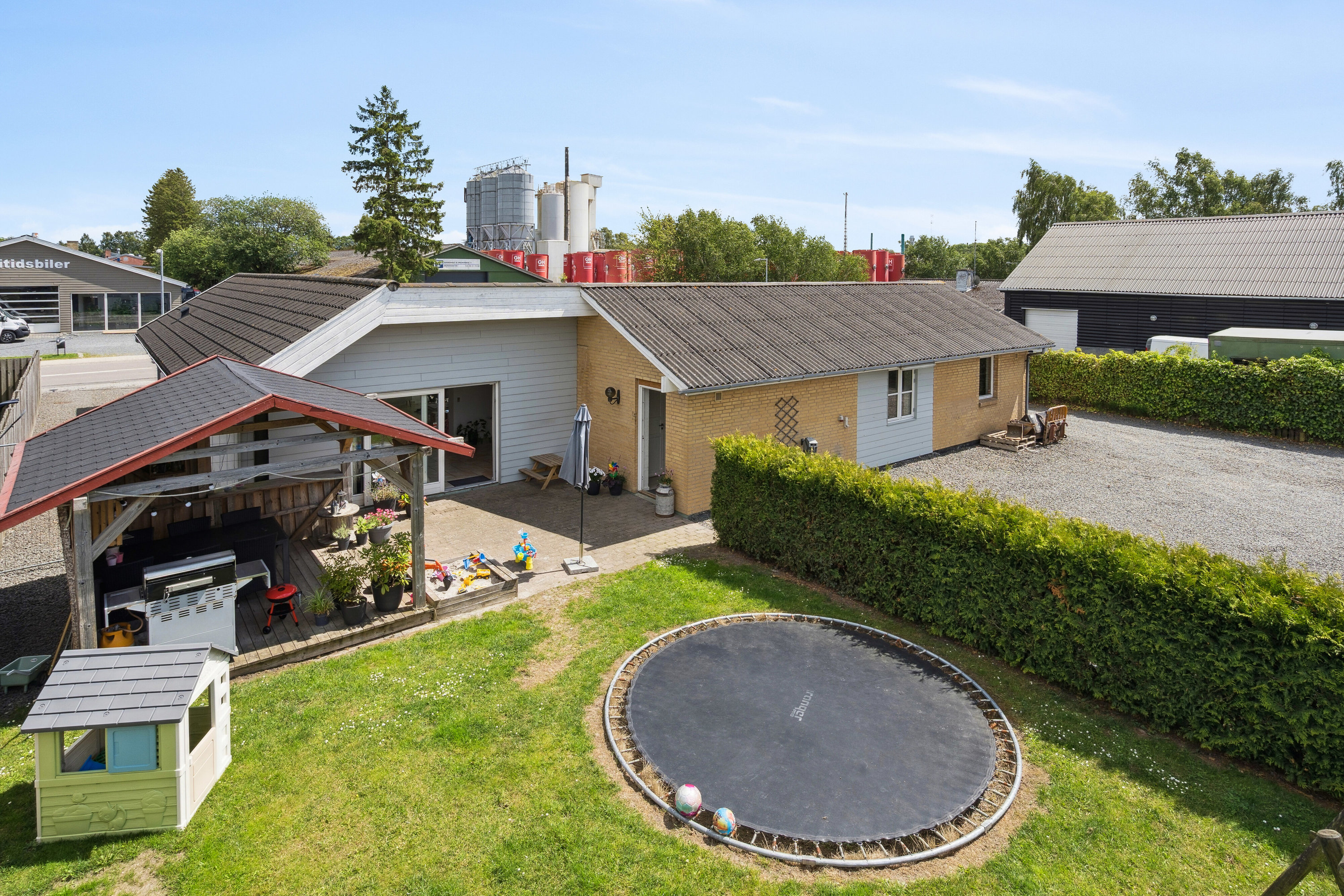 Miniaturebillede 1: set fra haven. Billede af Islandsgade 4, 4690 Haslev