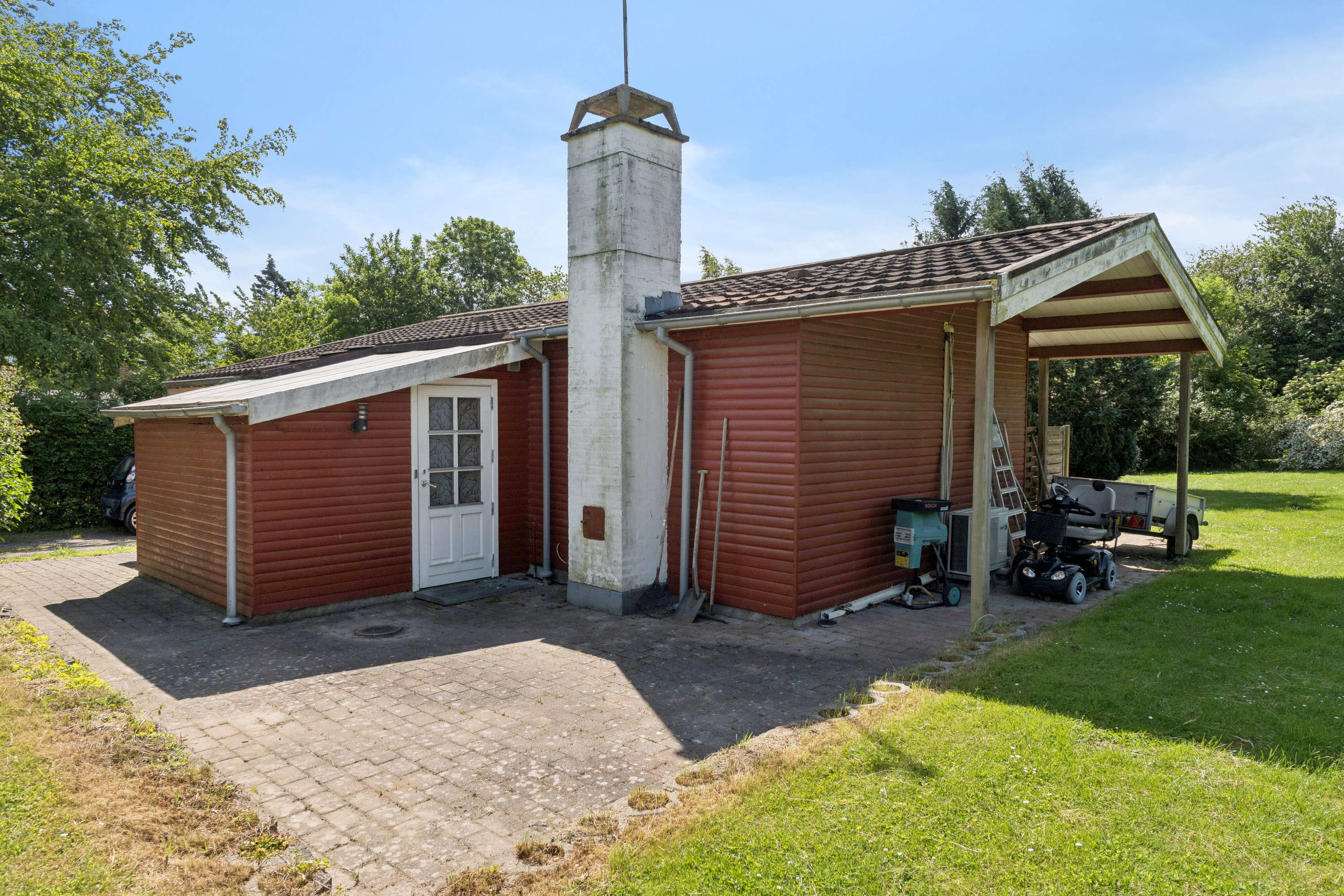 Fremhævet set fra haven billede i fuldskærmstilstand. Billede af Fjordvej 4, Lyndby, 4060 Kirke Såby